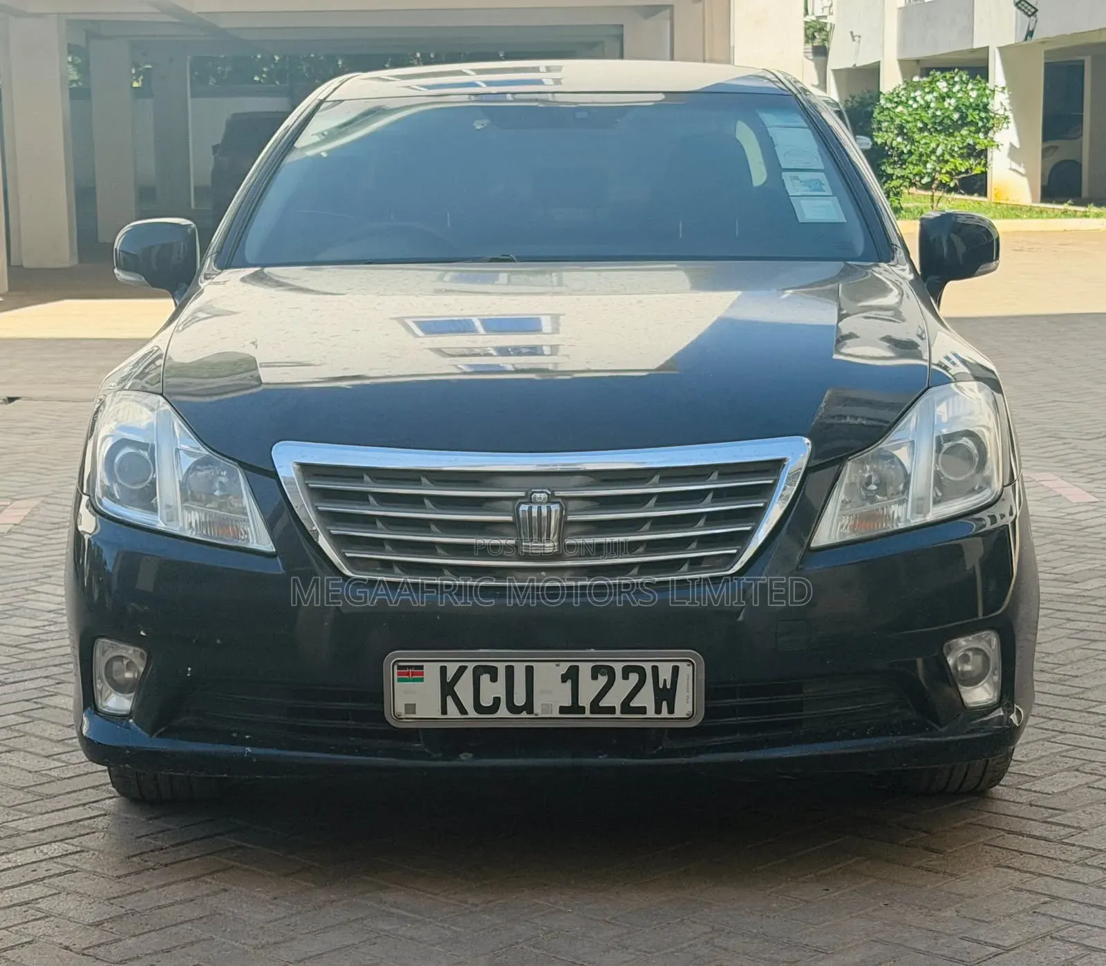 Toyota Crown 2012 Black