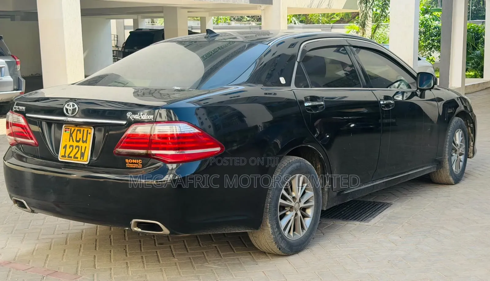 Toyota Crown 2012 Black
