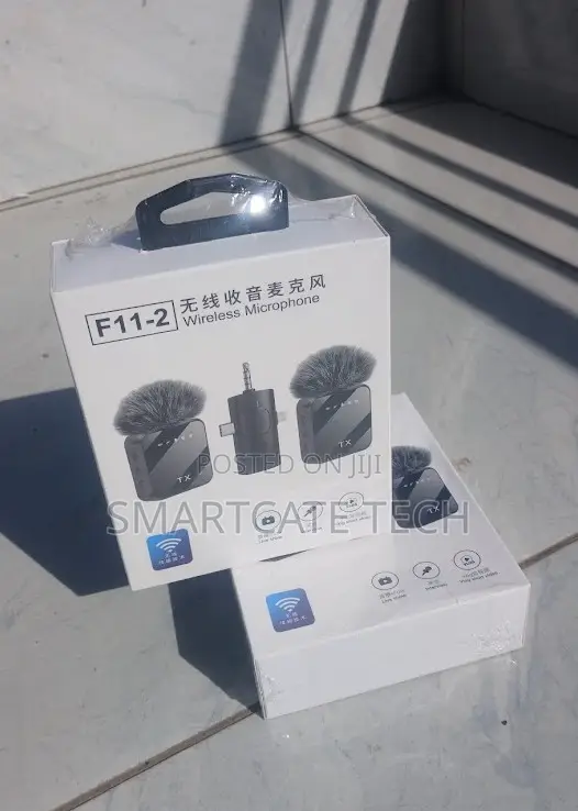 F11-2 2.4GHz Wireless Microphone With Dual TX