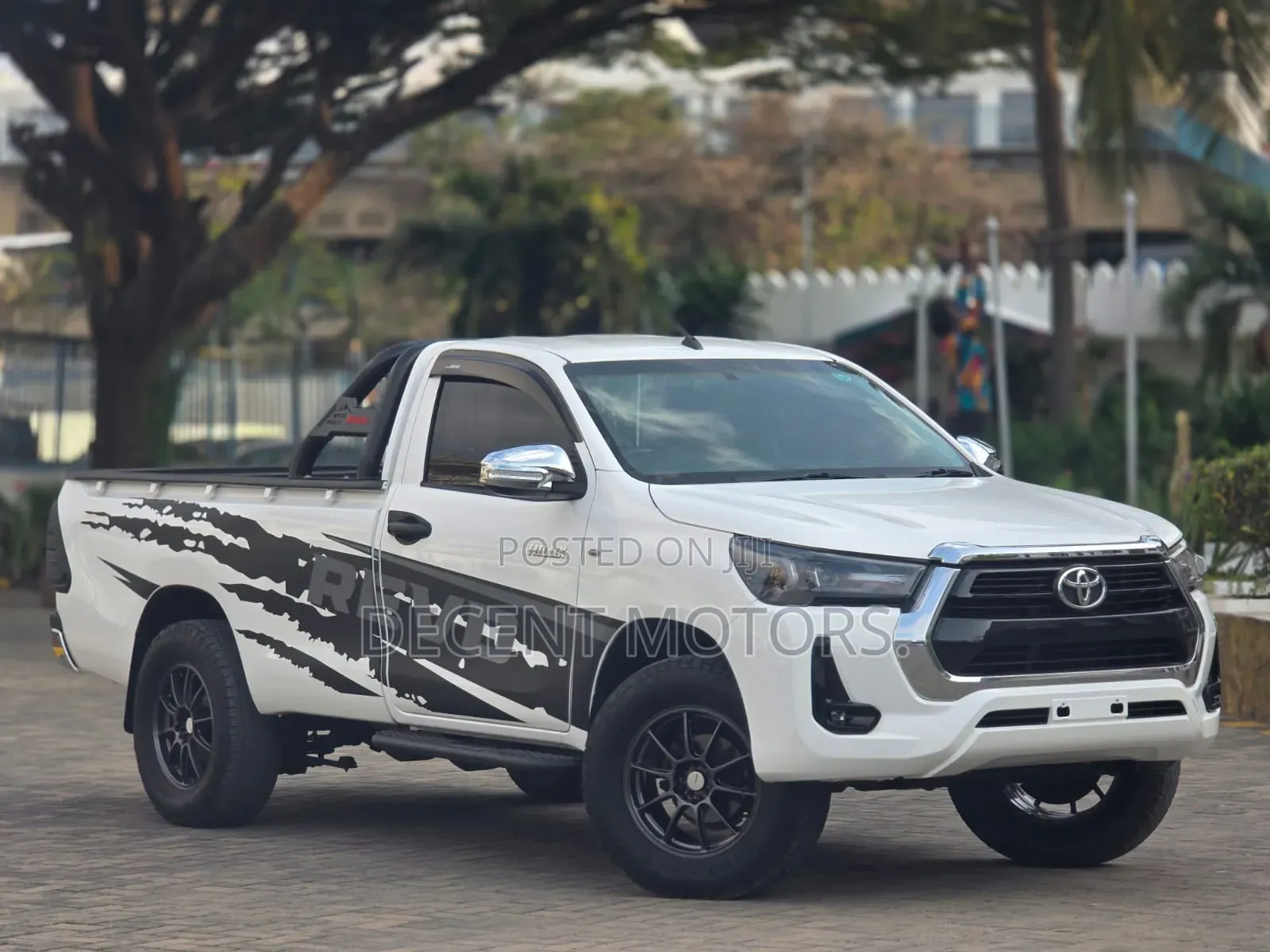 Toyota Hilux 2020 White