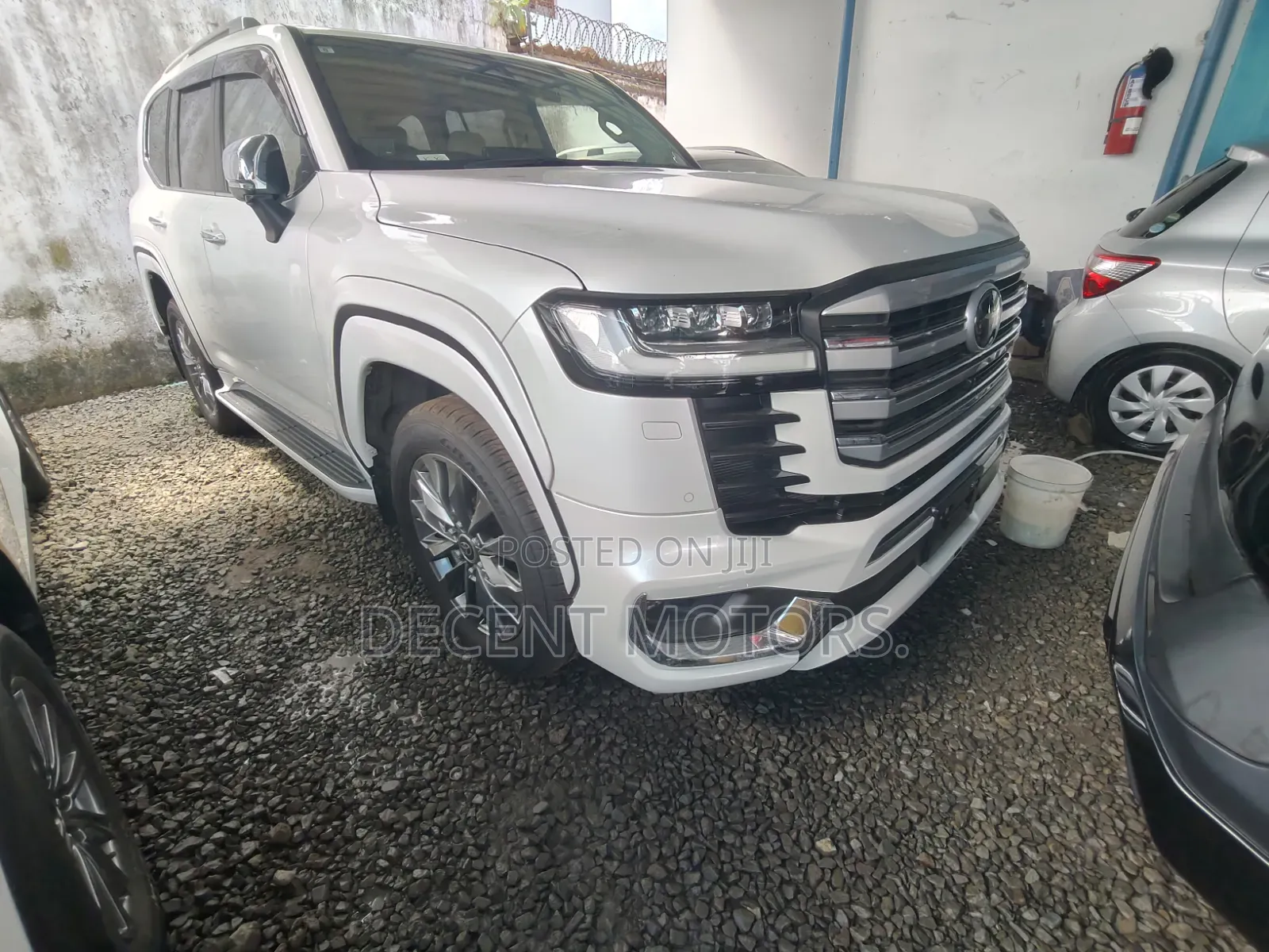 Toyota Land Cruiser 2021 White