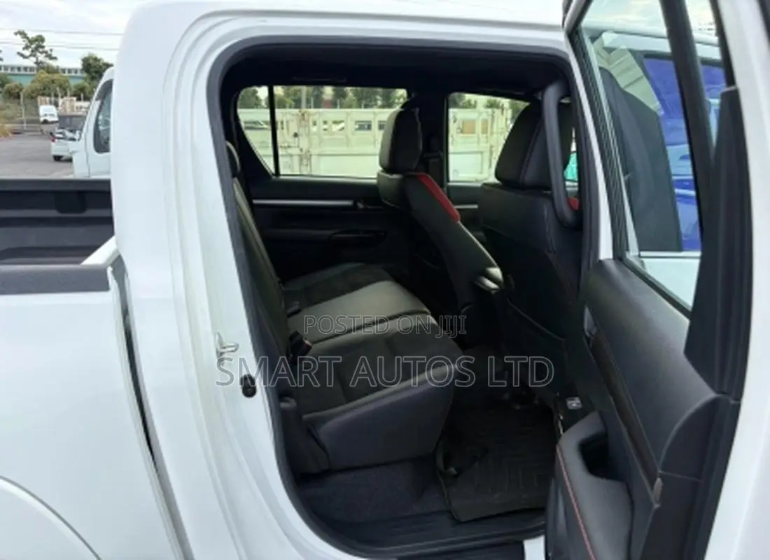 Toyota Hilux Revo Double Cab Deisel 2.4 AWD 2021