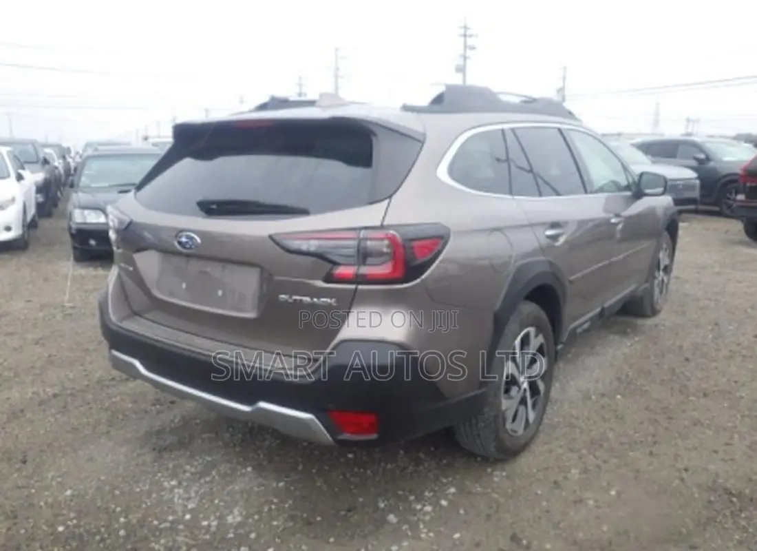 Subaru Outback 2022 Brown