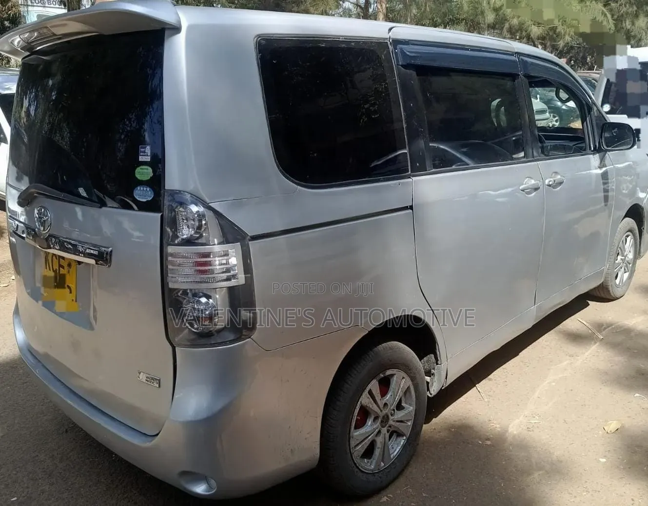 Toyota Voxy 2008 Silver