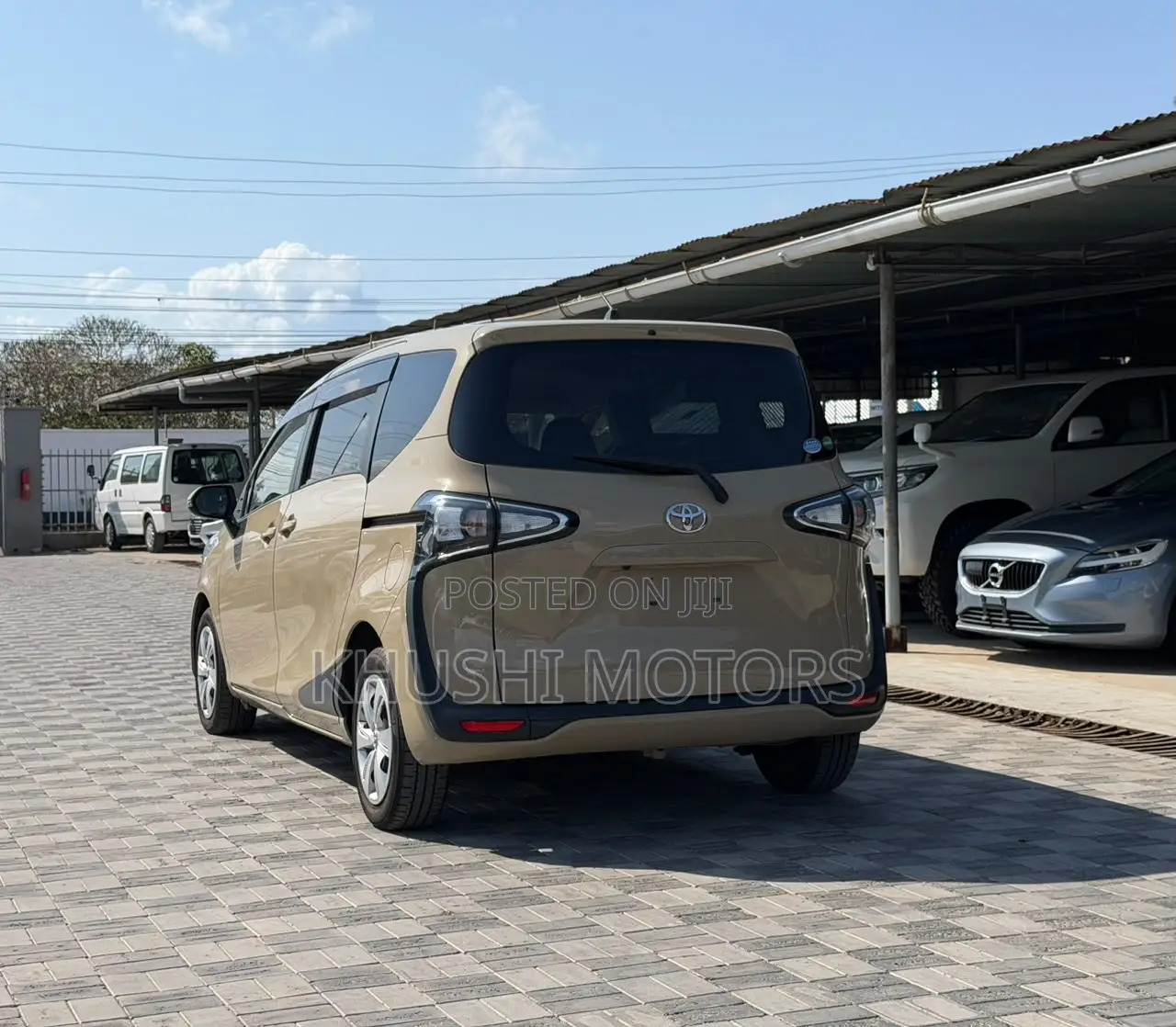Toyota Sienta 2019 Beige