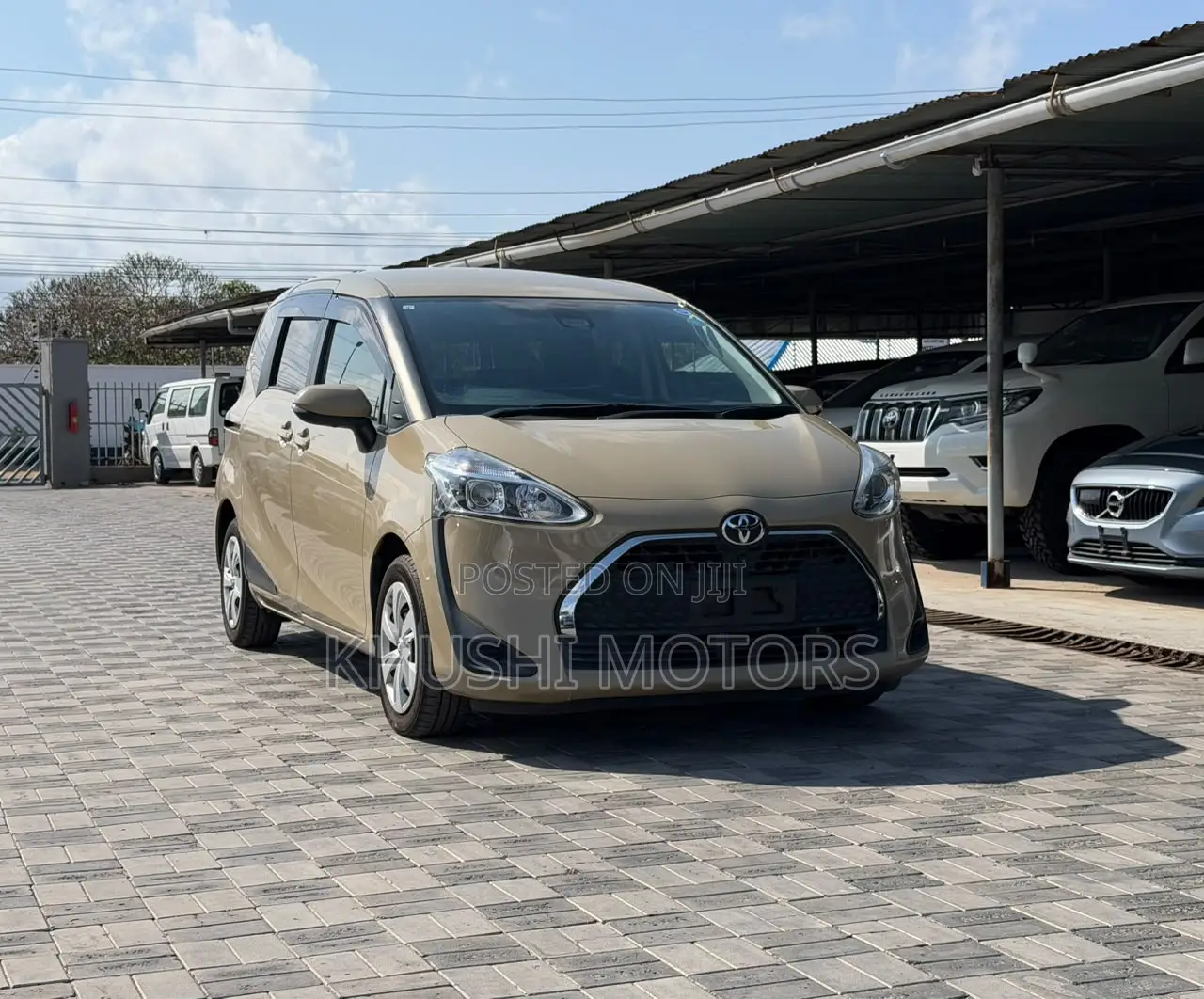 Toyota Sienta 2019 Beige