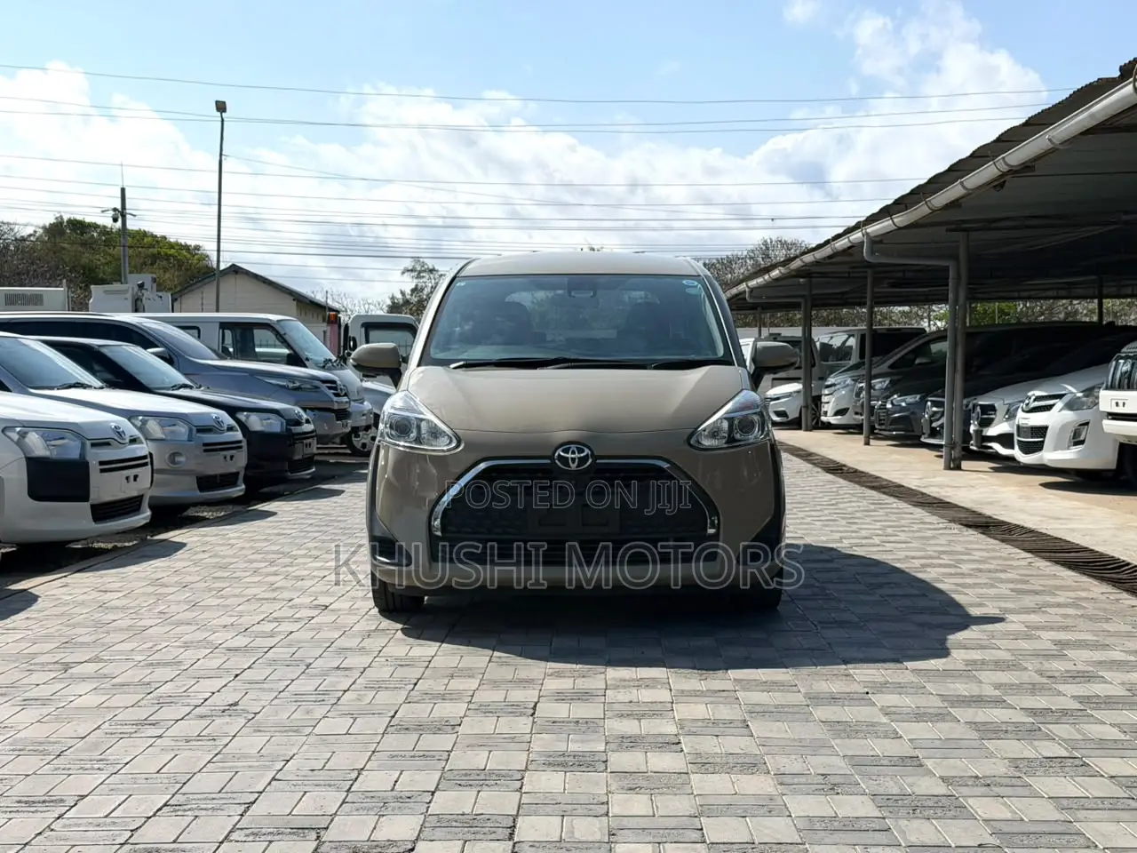 Toyota Sienta 2019 Beige