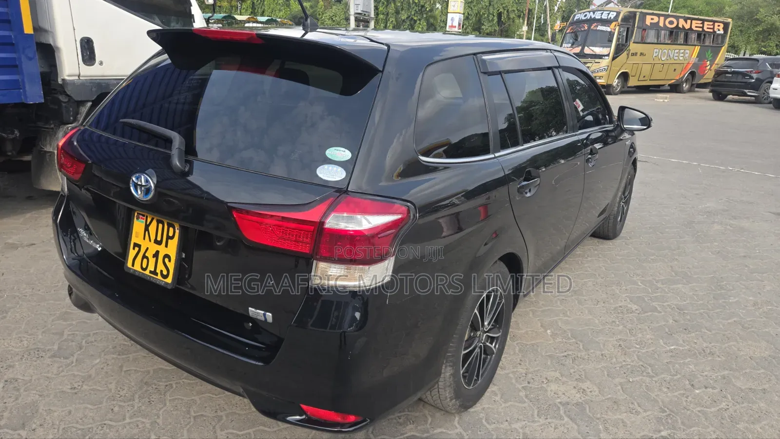 Toyota Corolla Fielder 2018 Black