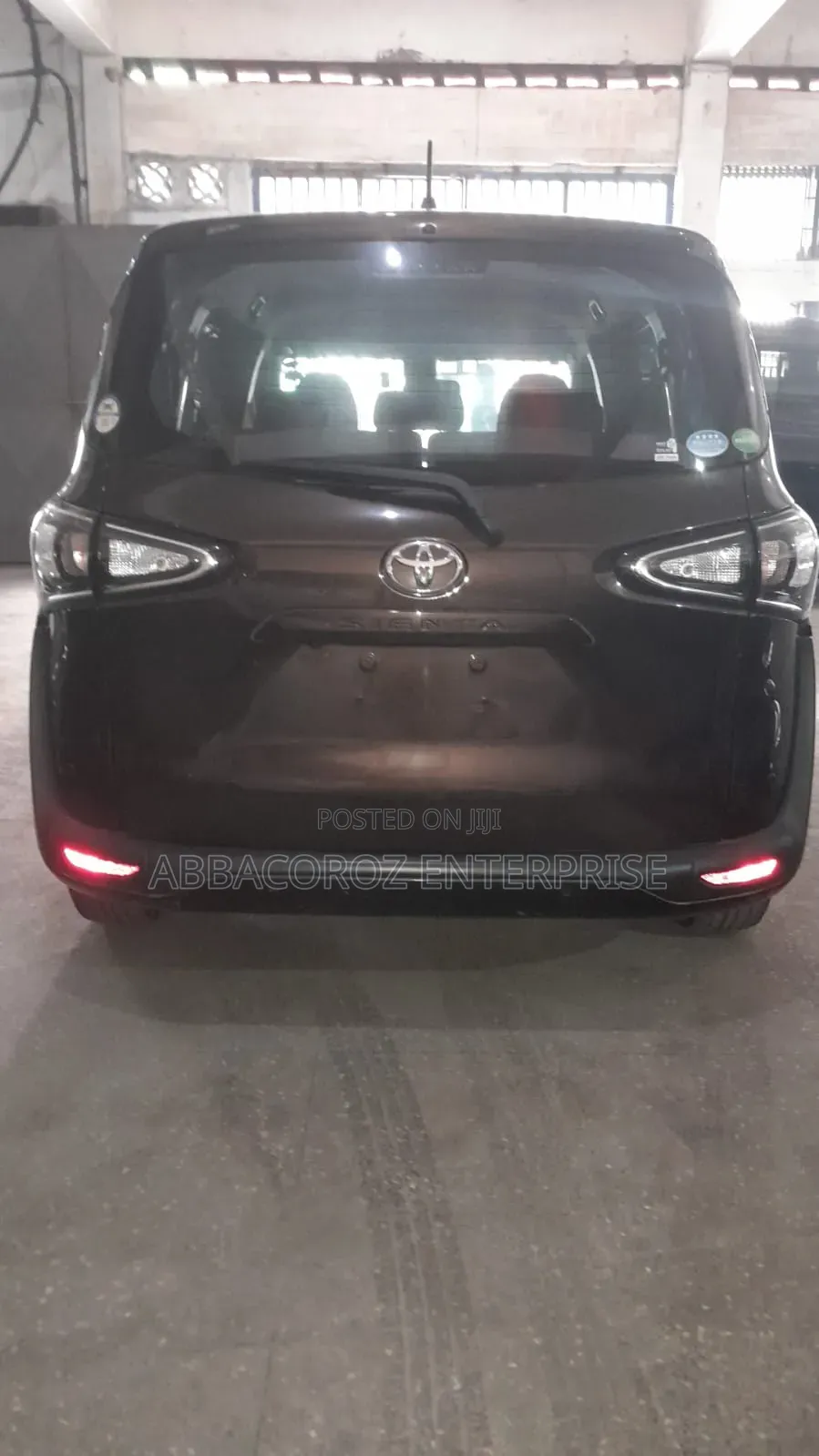 Toyota Sienta 2018 Brown