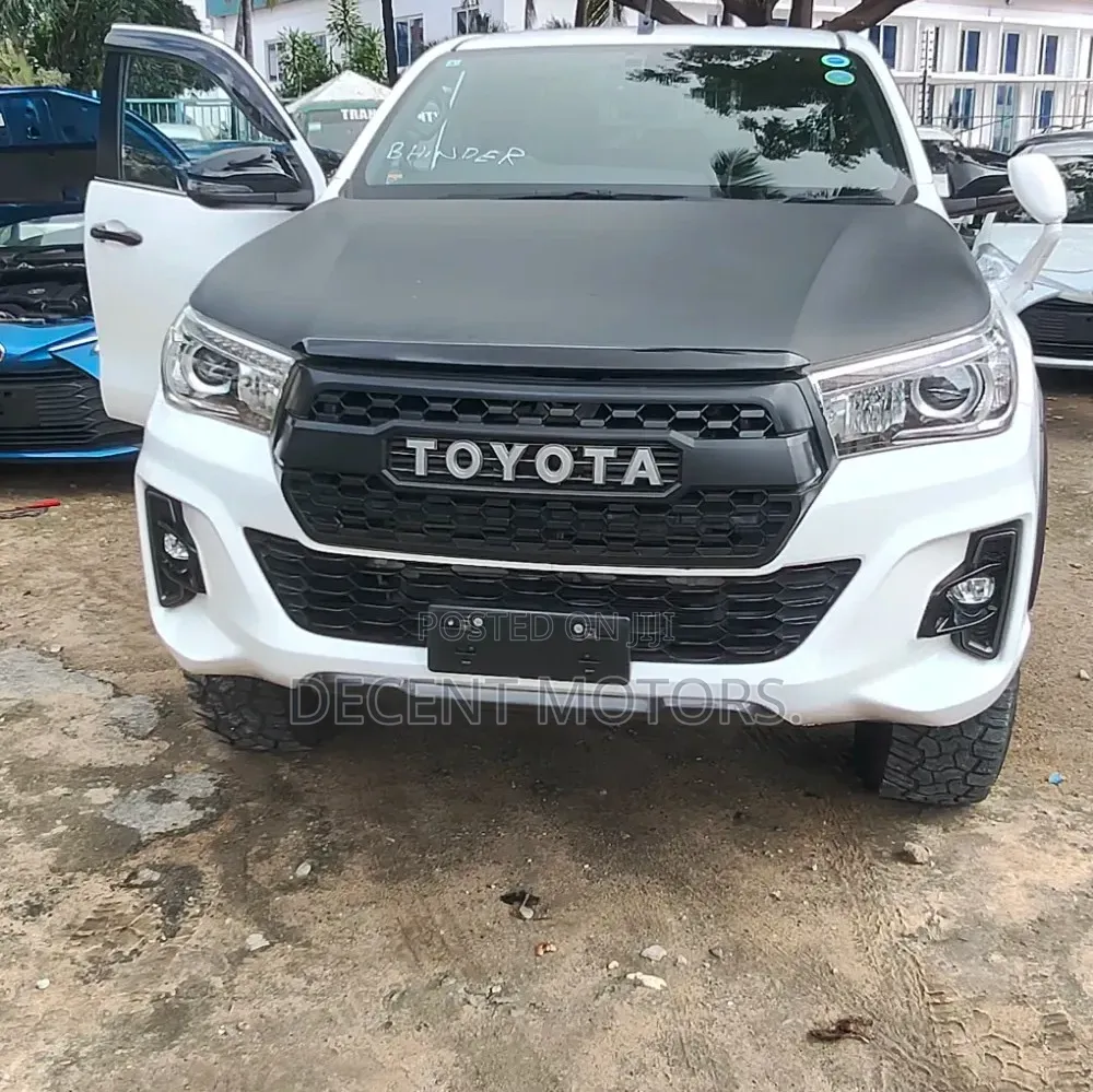 Toyota Hilux 2.8 Diesel 2020 White
