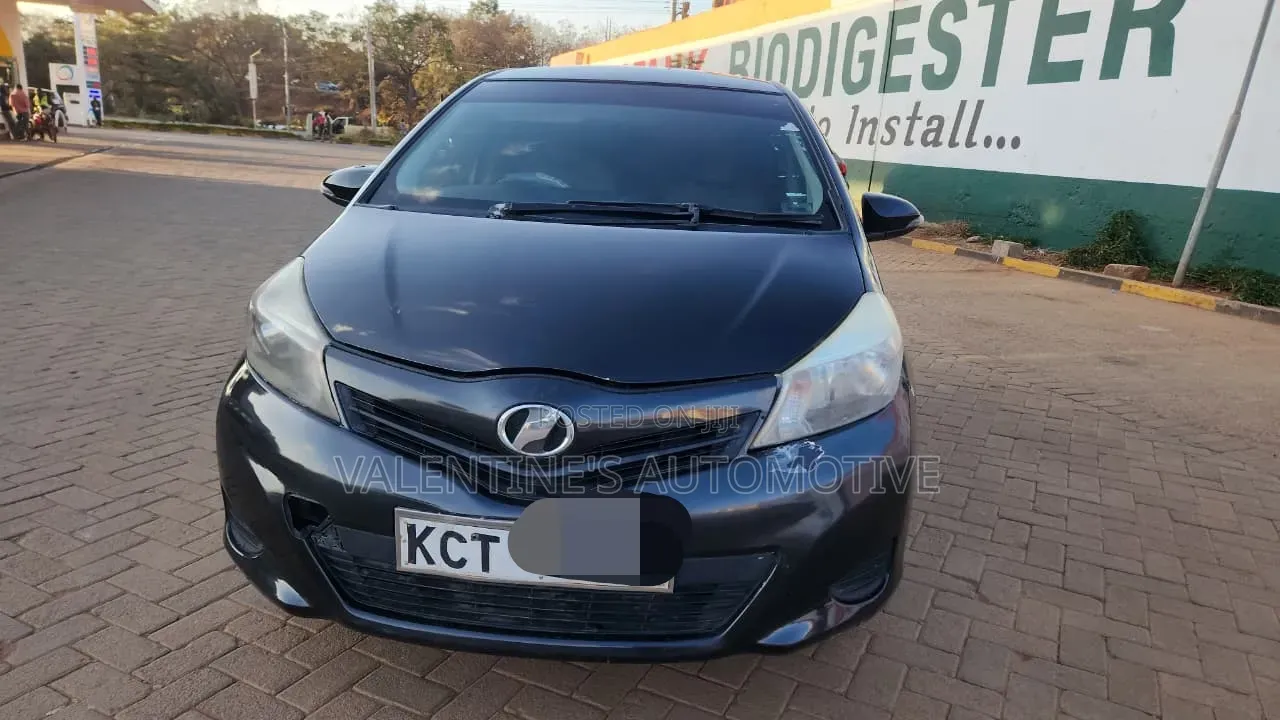 Toyota Vitz 2012 Black