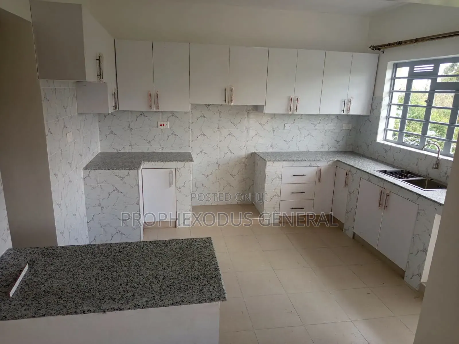3bdrm Bungalow in Matasia for sale