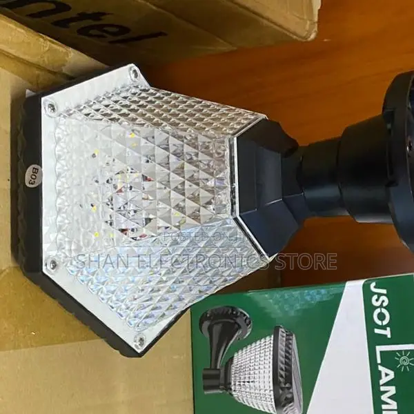 Premium LED Solar Gate Pillar Lamp for Outdoor Decoration
