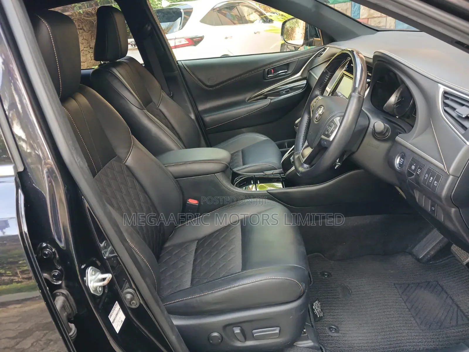 Toyota Harrier 2019 Black