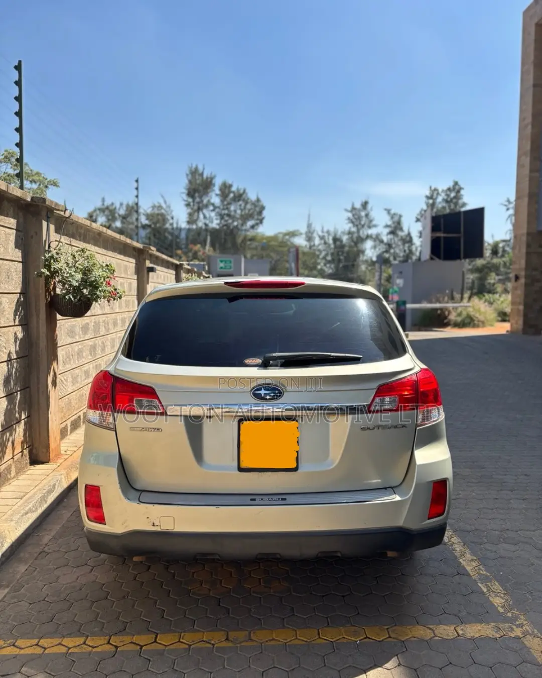 Subaru Outback 2009 Gold