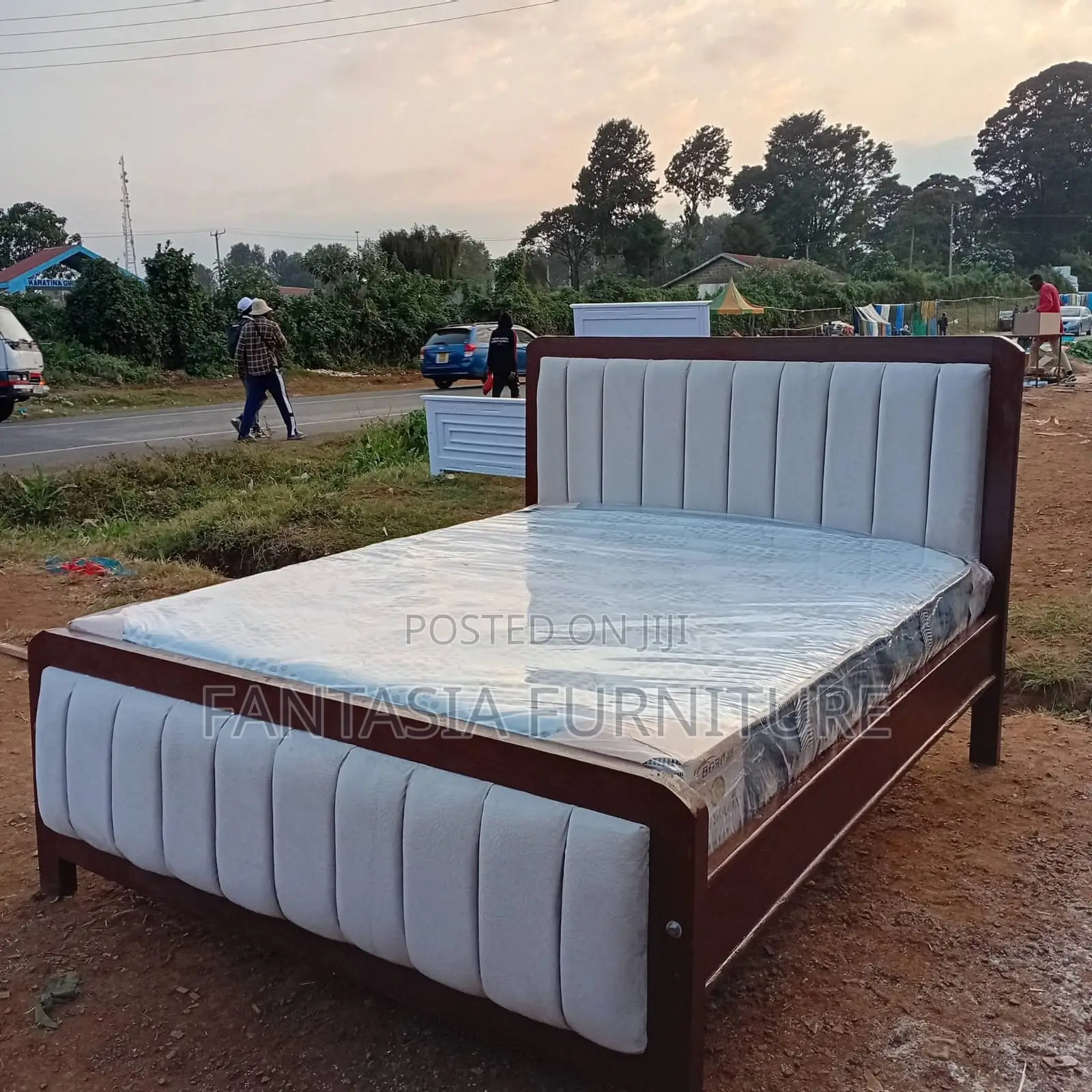 5x6 Executive & Sleek Wooden Mocket Bed