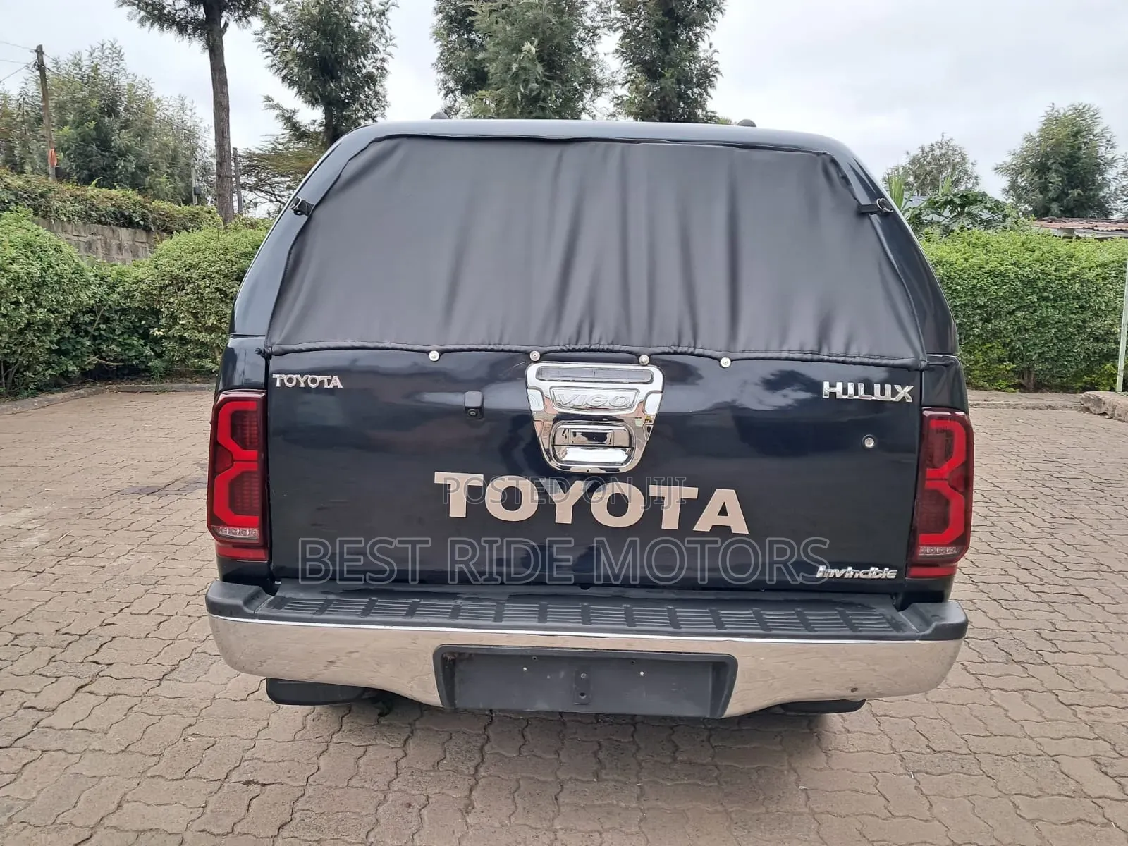 Toyota Hilux 3.0 D-4D 4x4 2013 Black