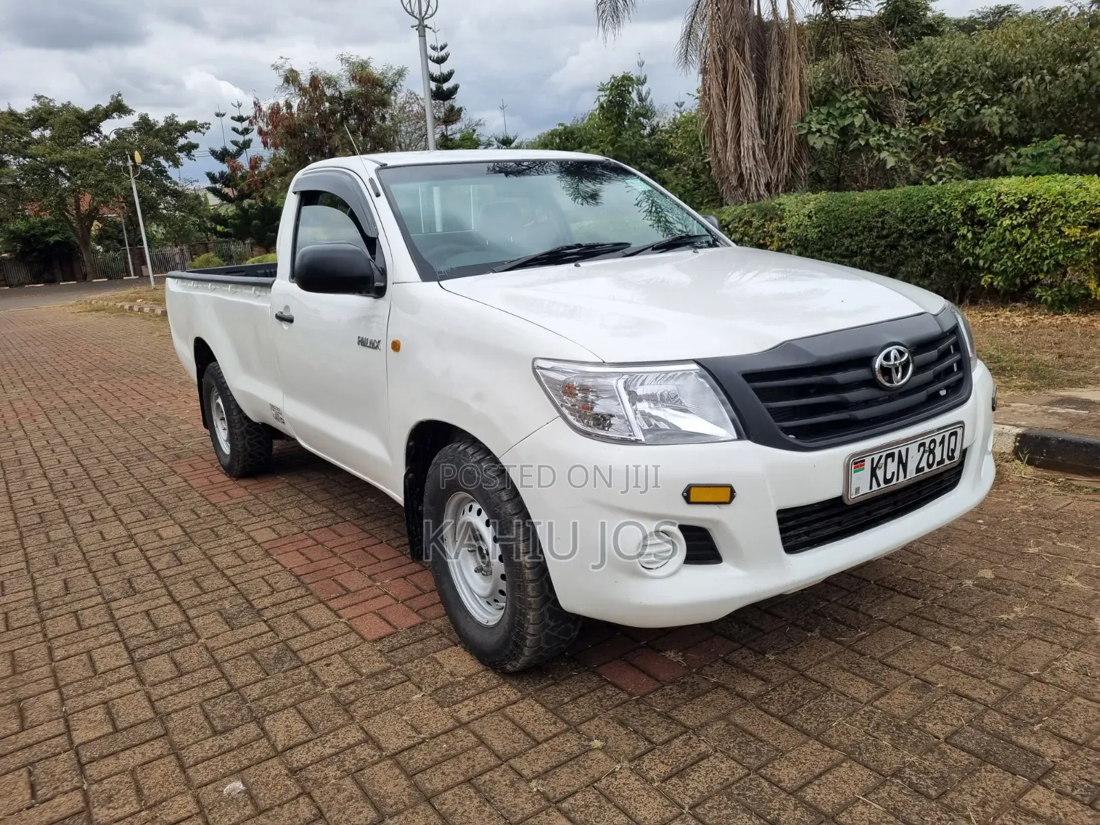 Toyota Hilux 2010 White