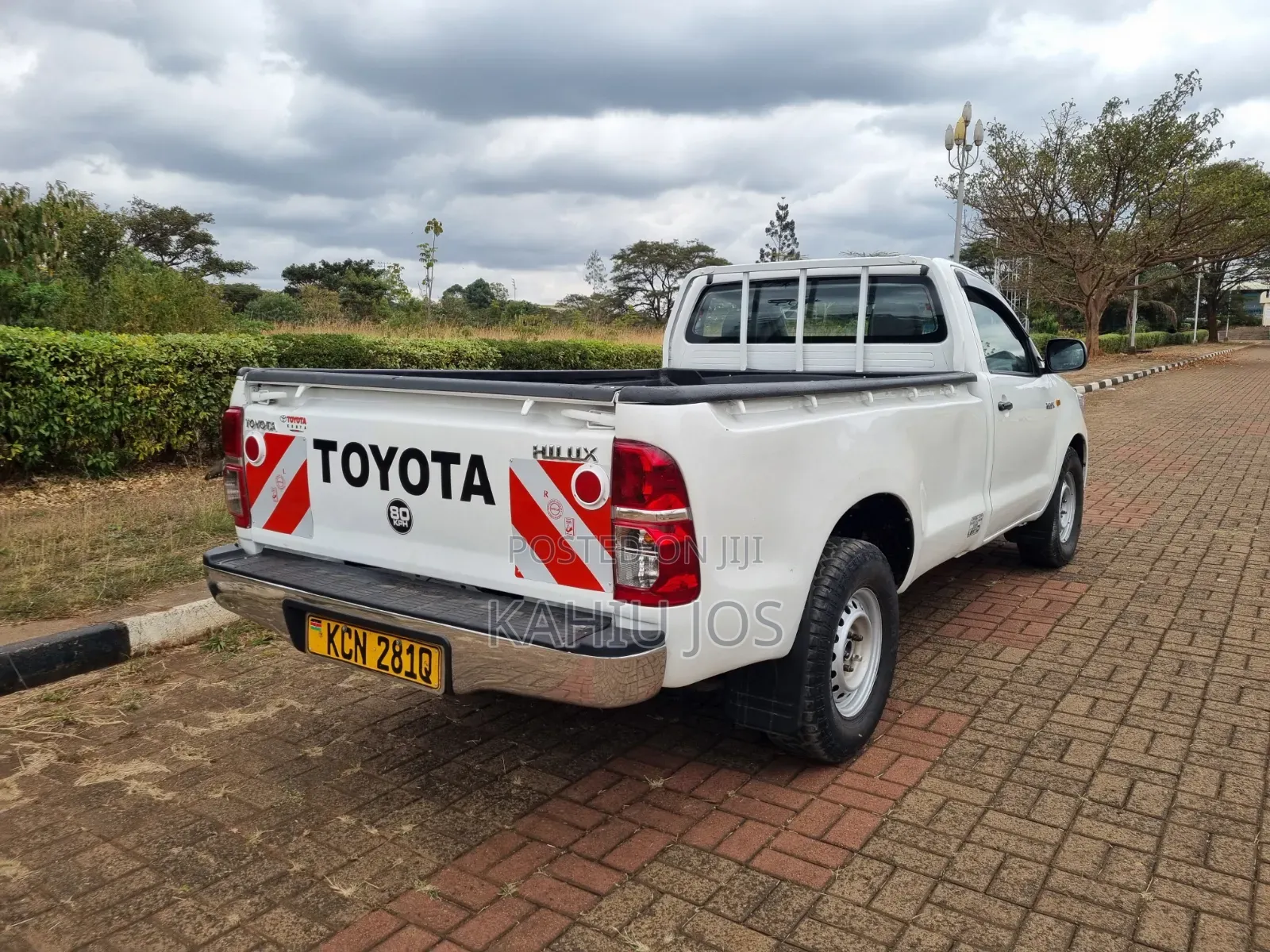 Toyota Hilux 2010 White