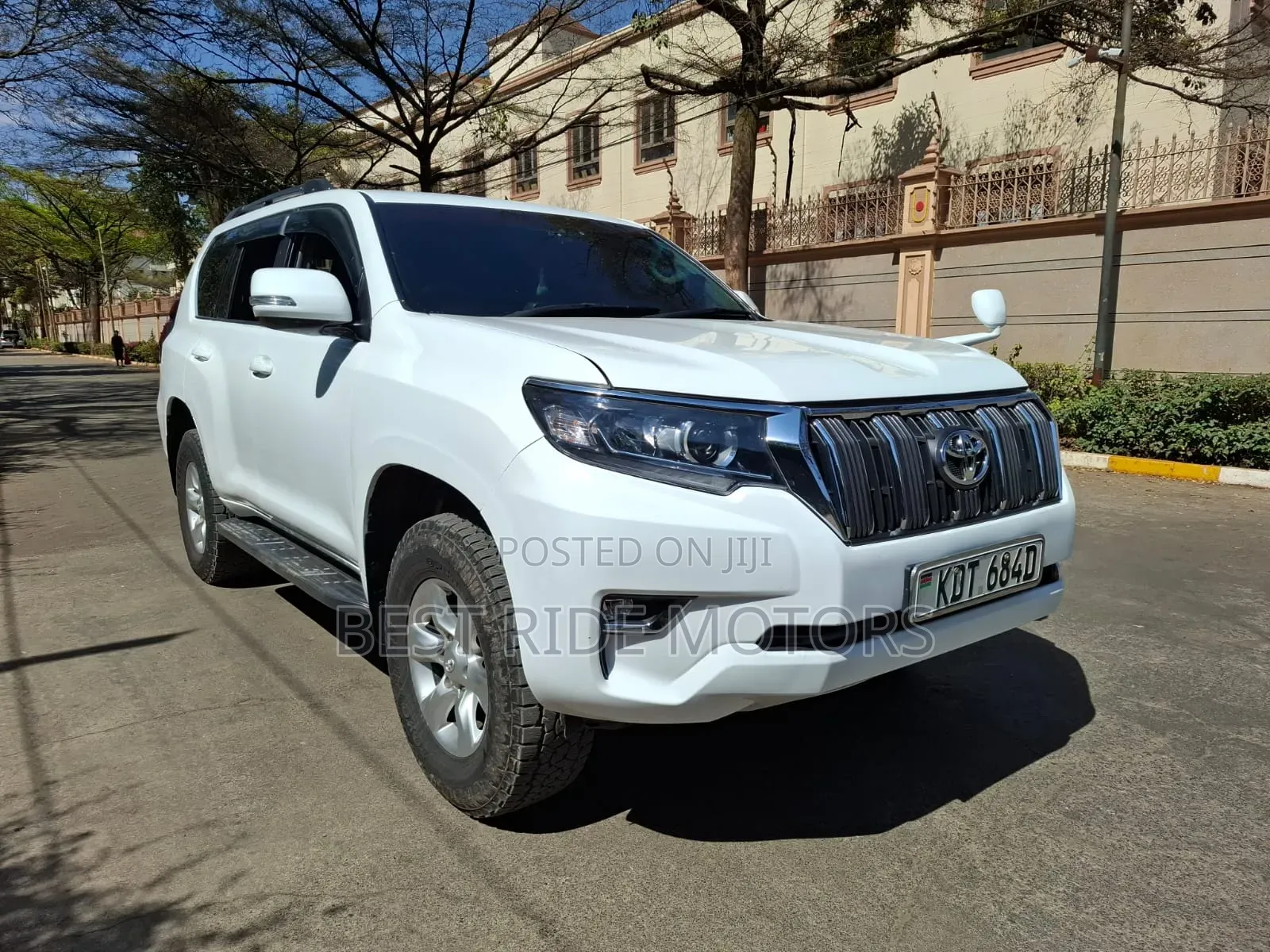 Toyota Land Cruiser Prado 2.7 i 2011 White