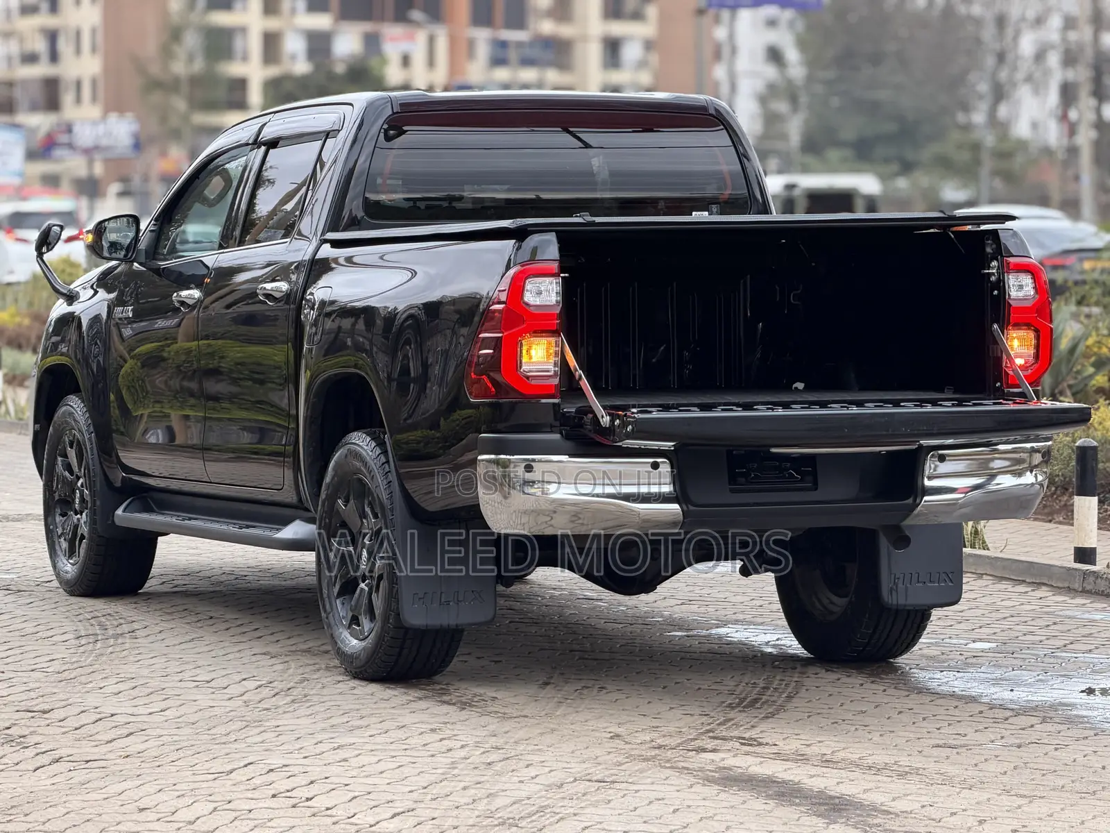 Toyota Hilux 2021 Black