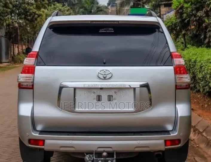 Toyota Land Cruiser Prado 2012