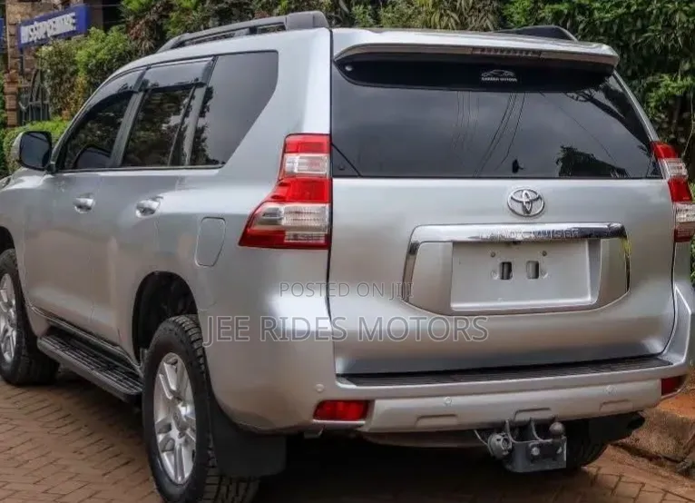 Toyota Land Cruiser Prado 2012
