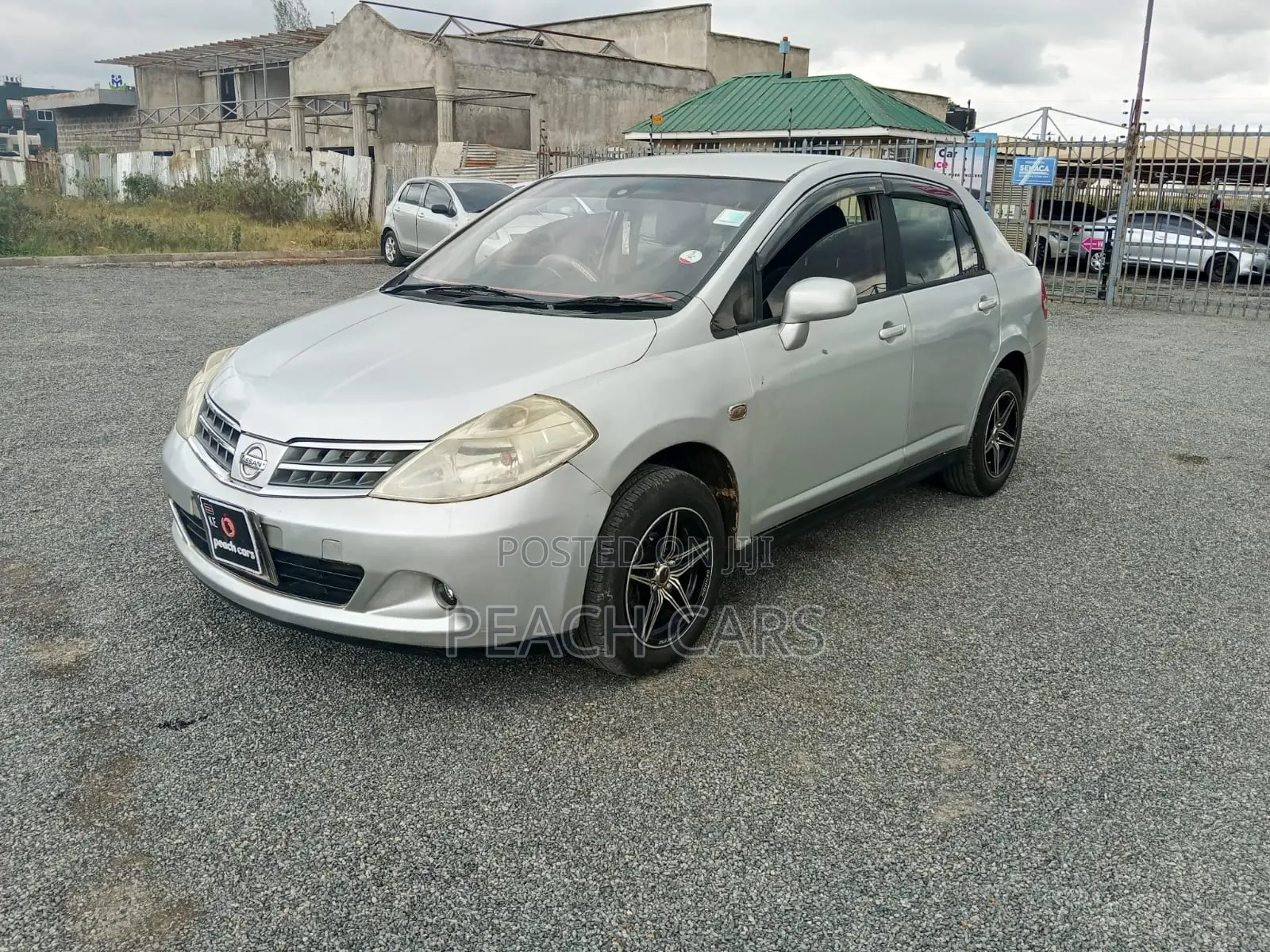 Nissan Tiida 2010 Silver