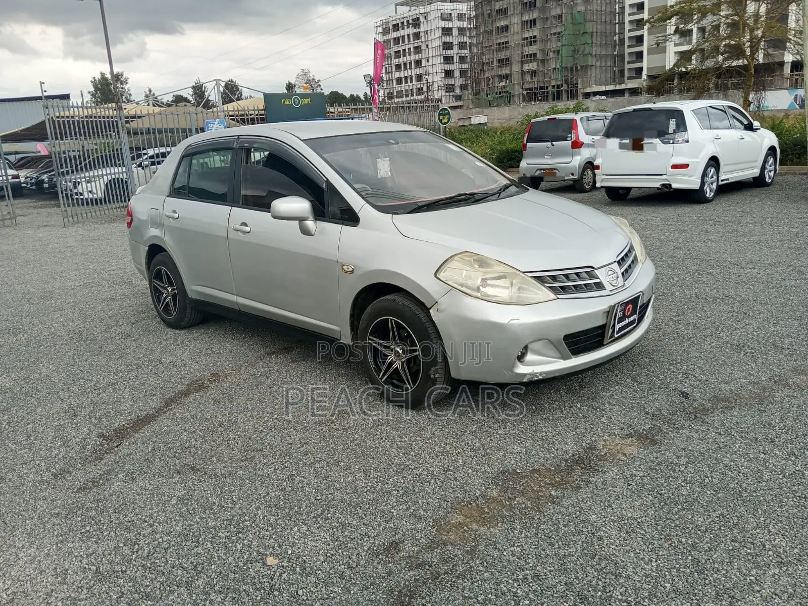 Nissan Tiida 2010 Silver
