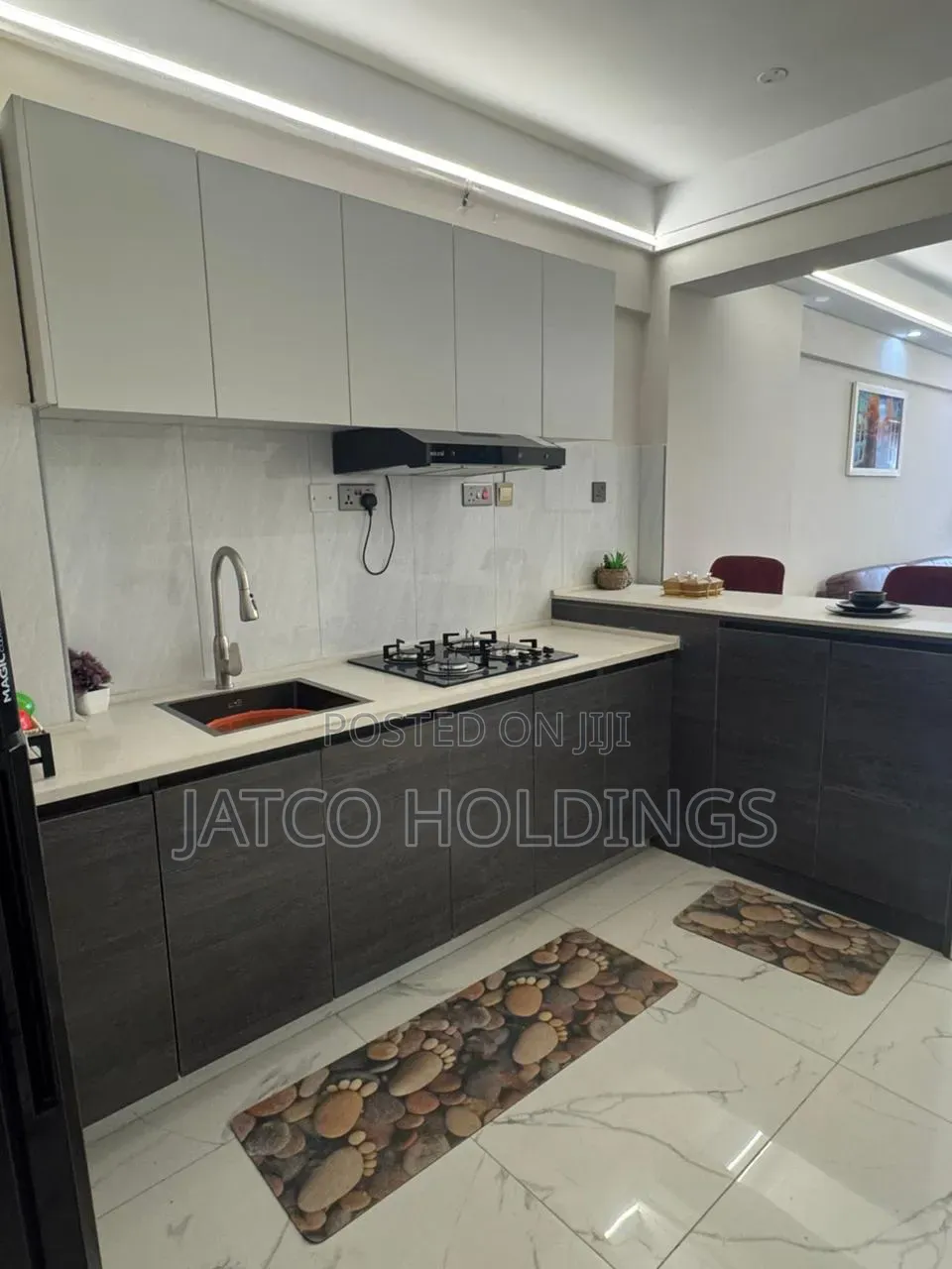 Furnished 4bdrm Apartment in Parklands for sale
