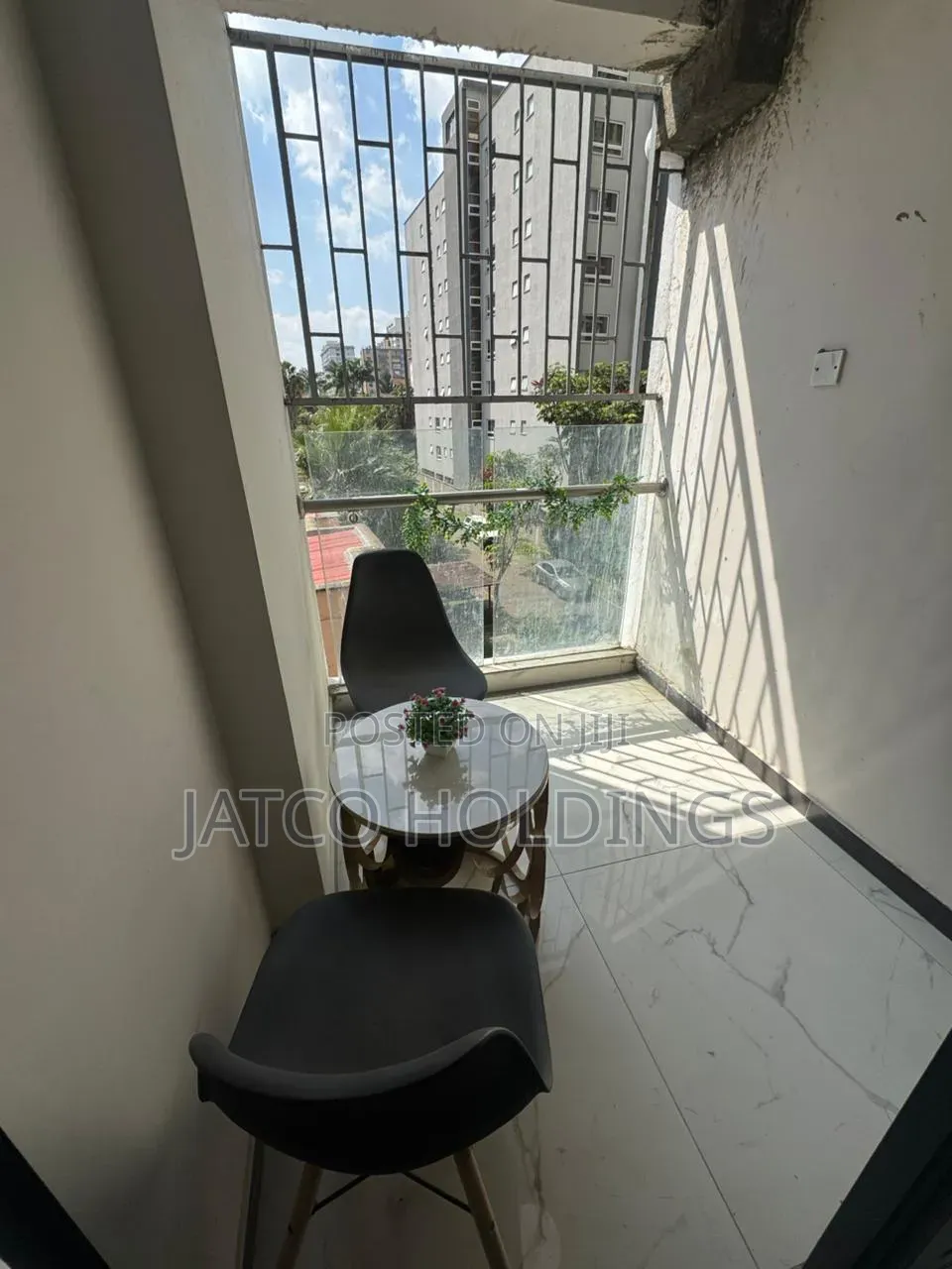 Furnished 4bdrm Apartment in Parklands for sale