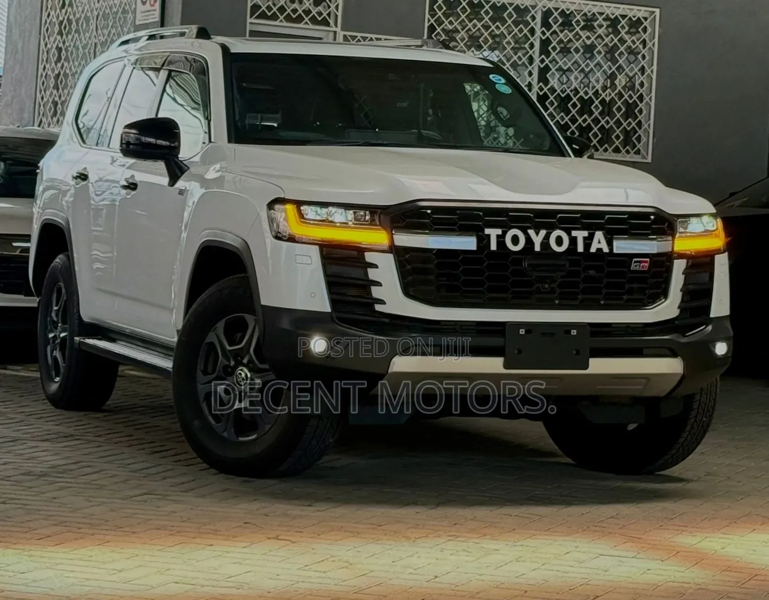 Toyota Land Cruiser 2023 White