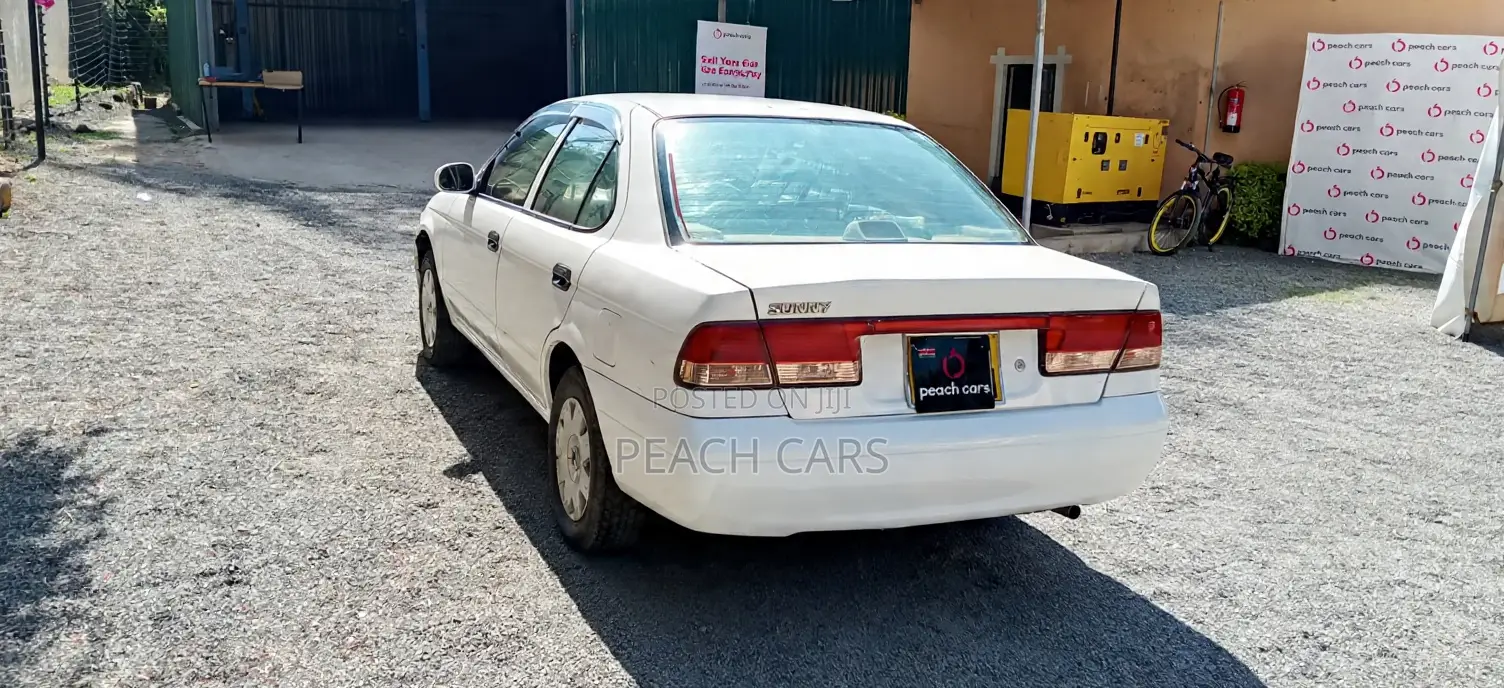 Nissan Sunny 2003 White