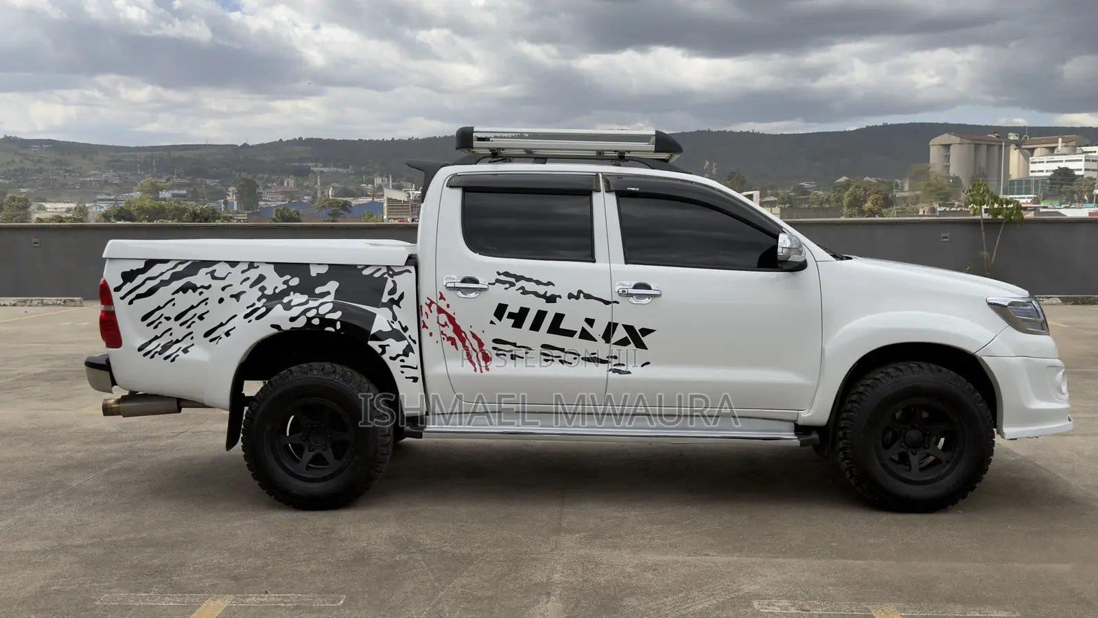 Toyota Hilux SR5 4x4 2013 White