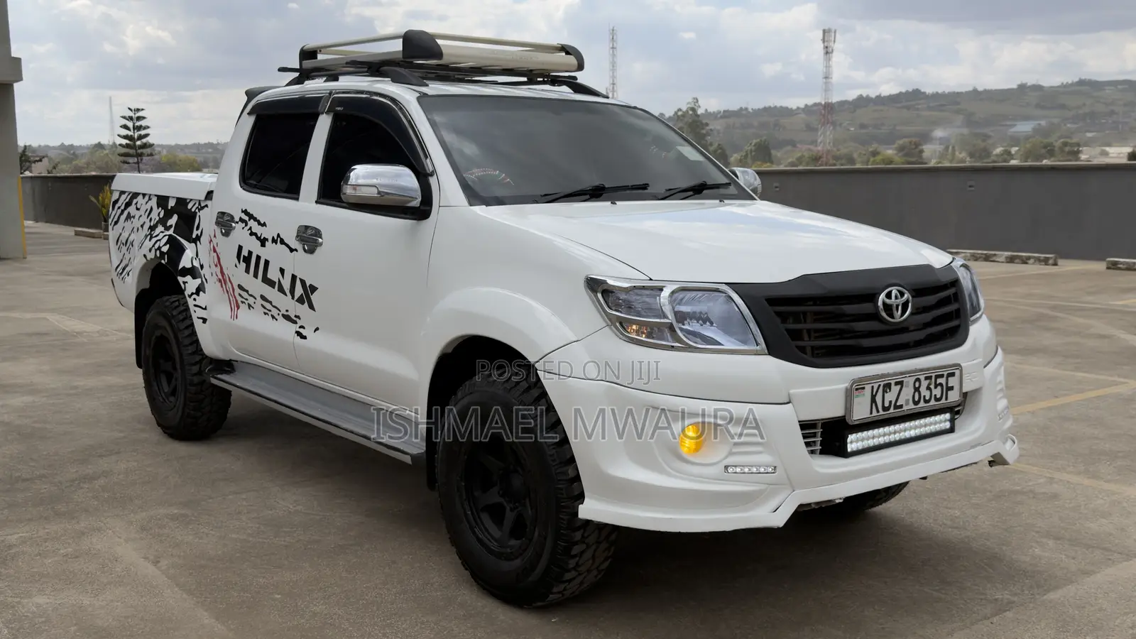 Toyota Hilux SR5 4x4 2013 White