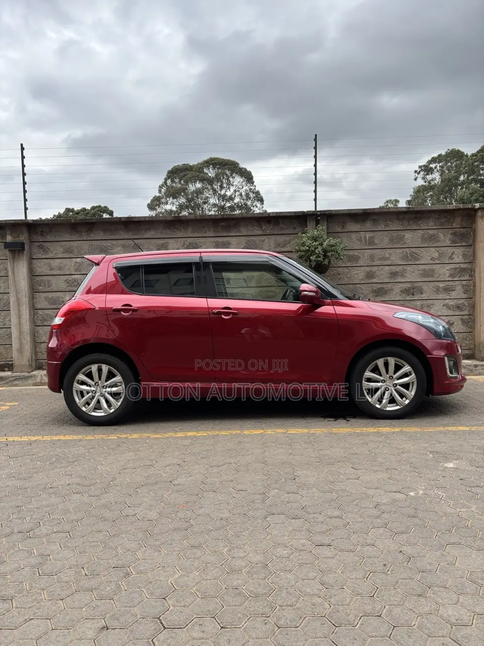 Suzuki Swift 2016 Red
