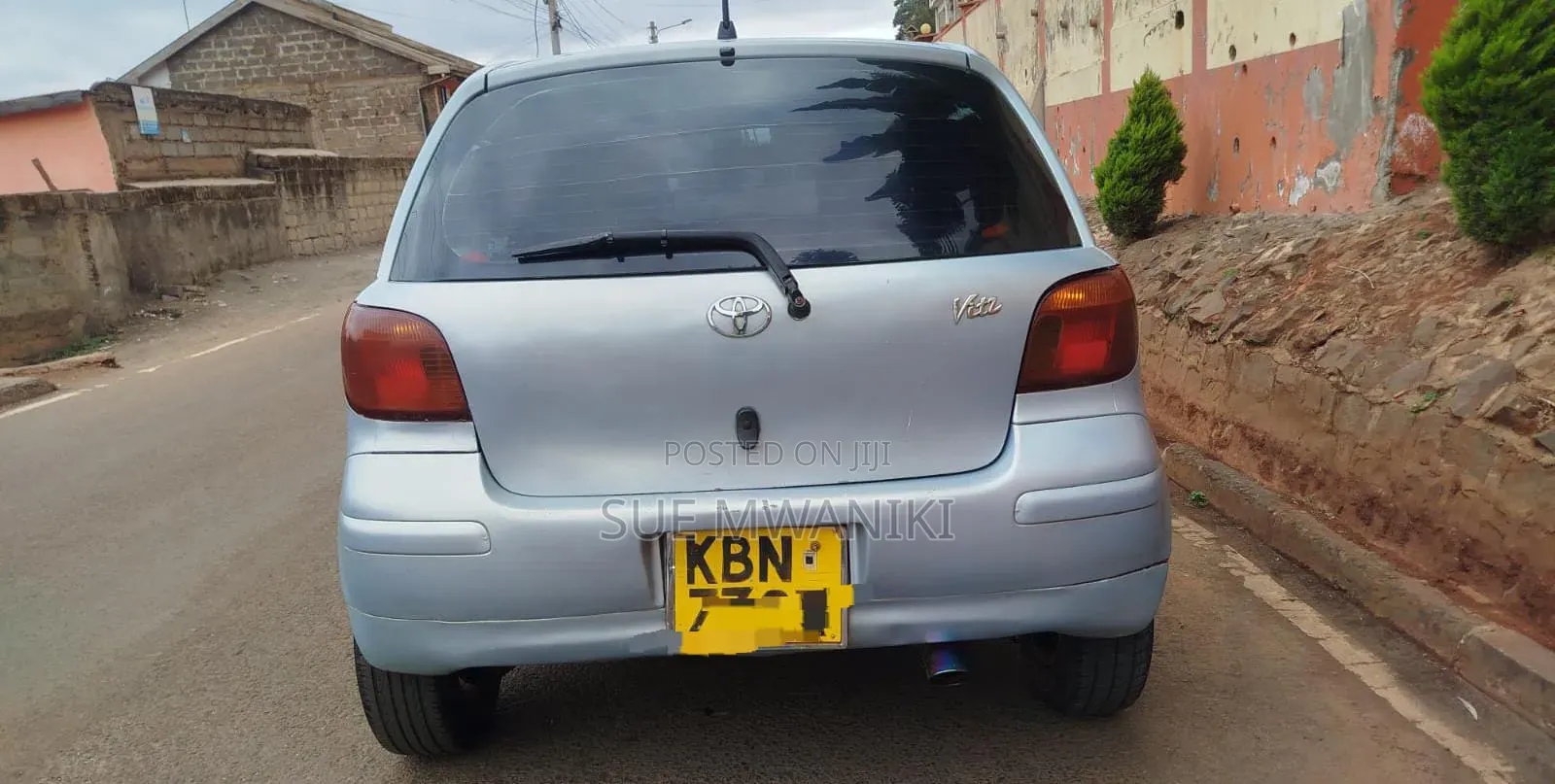 Toyota Vitz 2004 Silver