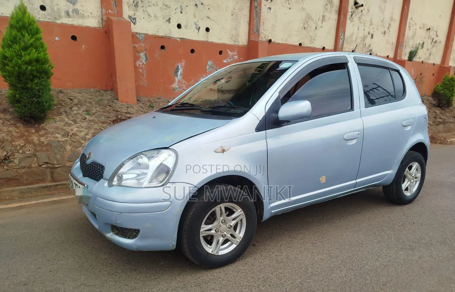 Toyota Vitz 2004 Silver