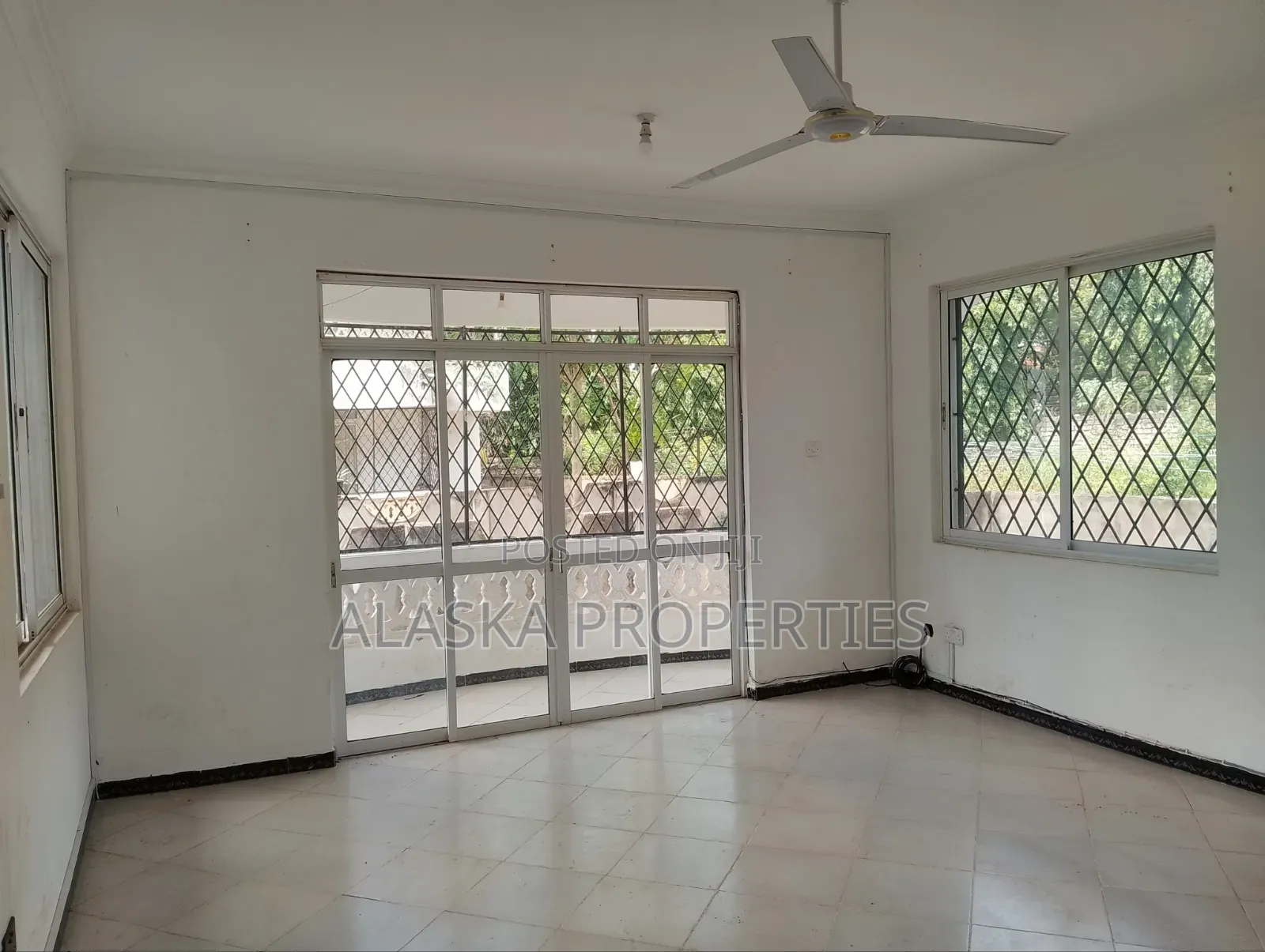 4bdrm Apartment in Beach Road Village, Nyali Mkomani for rent