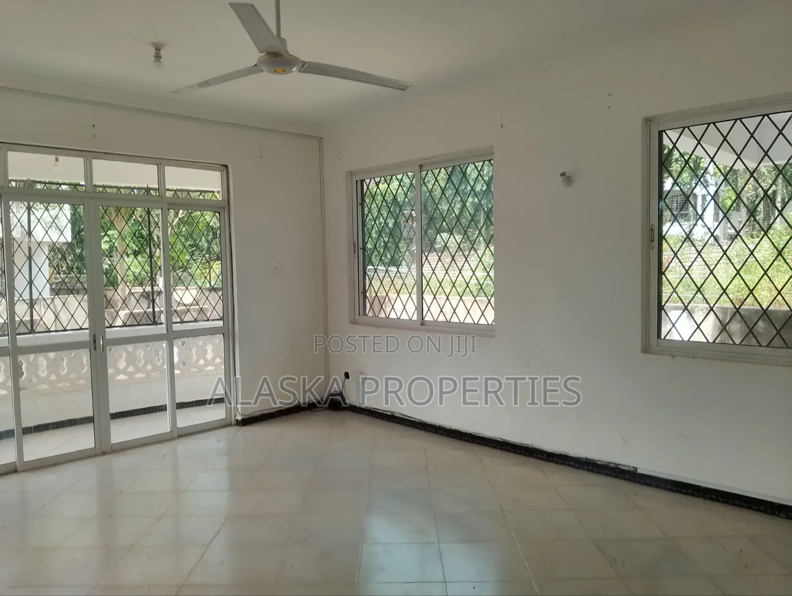4bdrm Apartment in Beach Road Village, Nyali Mkomani for rent