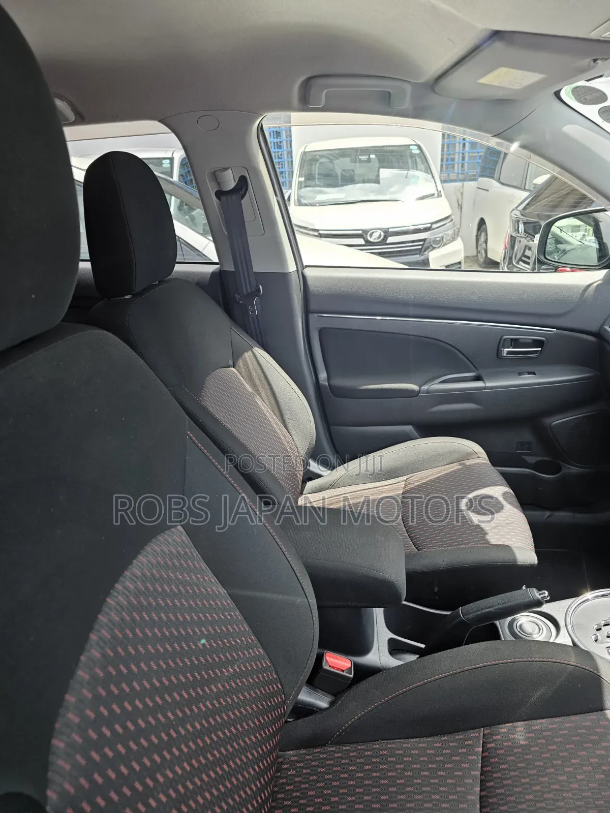 Mitsubishi RVR 2019 Silver