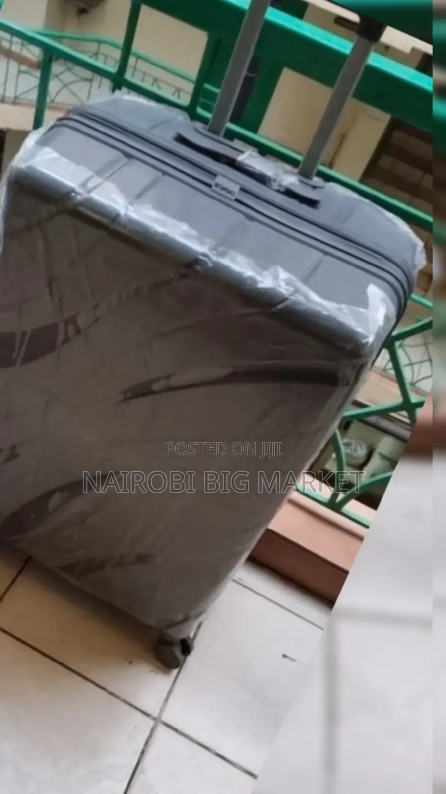 Size 29 Medium Suitcase