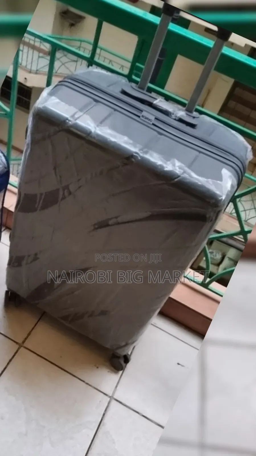 Size 29 Medium Suitcase