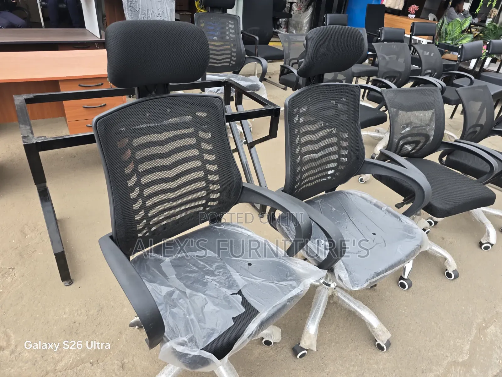 Office Chairs With Metallic Frame