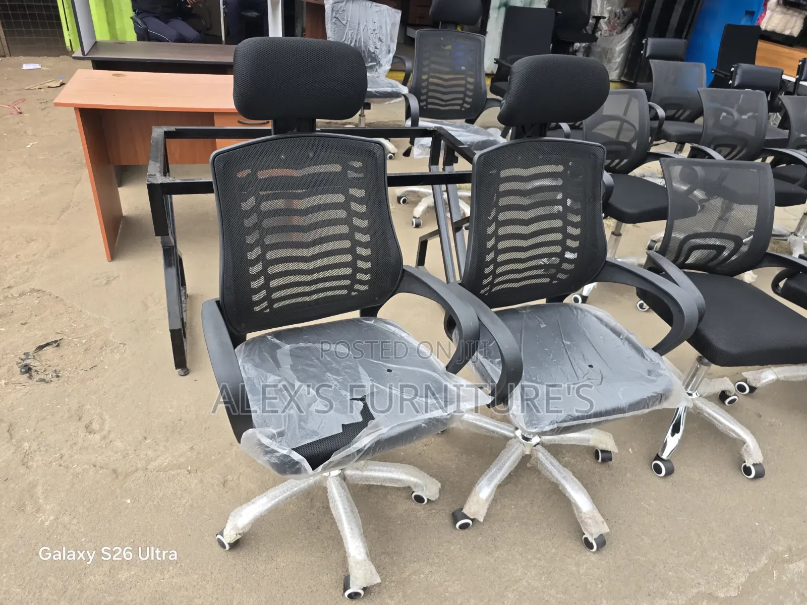 Office Chairs With Metallic Frame