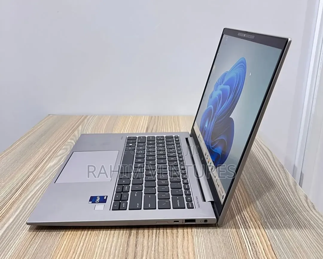 Laptop HP ZBook Firefly G9 16GB Intel Core i7 SSD 512GB