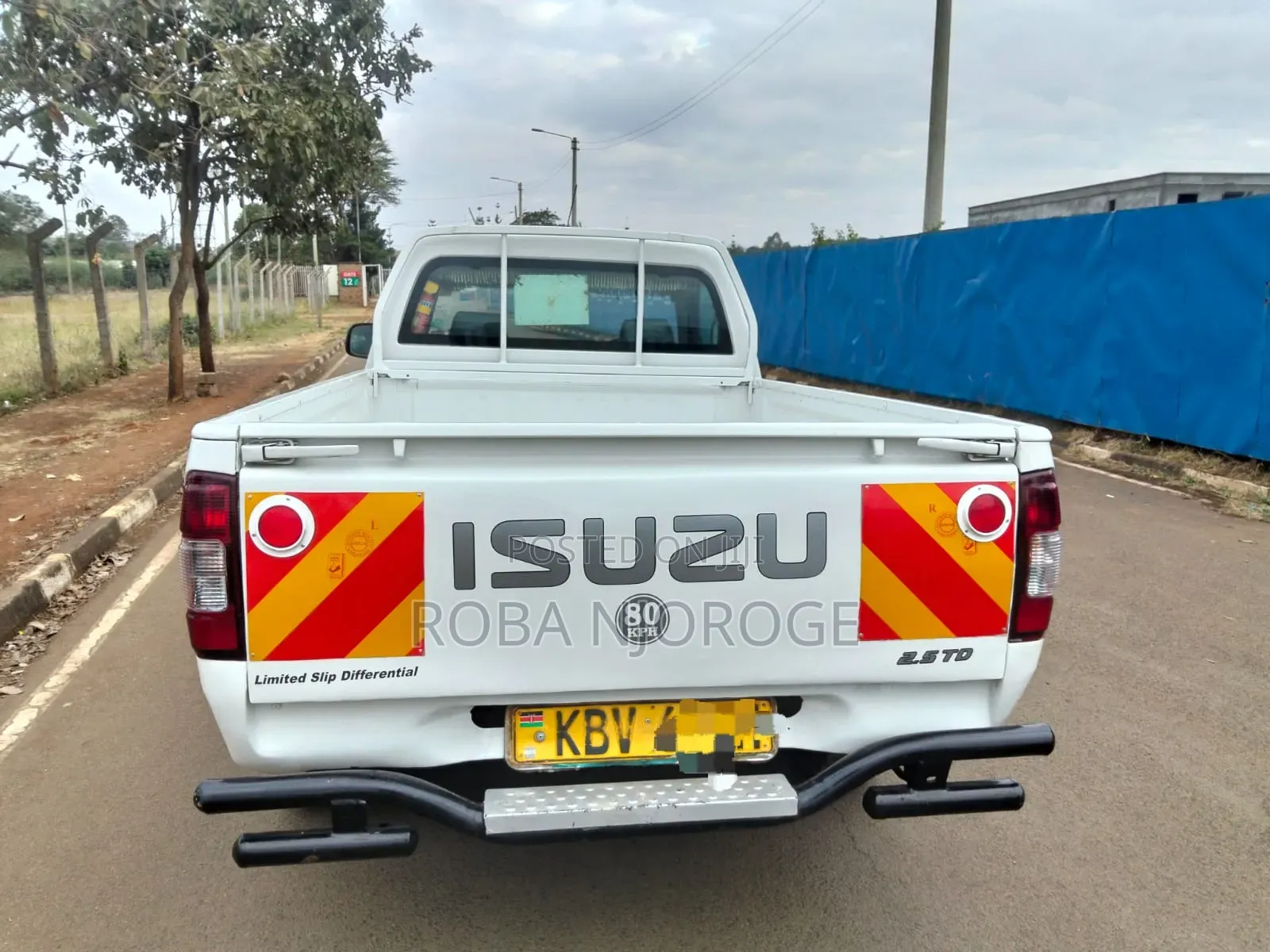 Isuzu D-MAX 2012 White