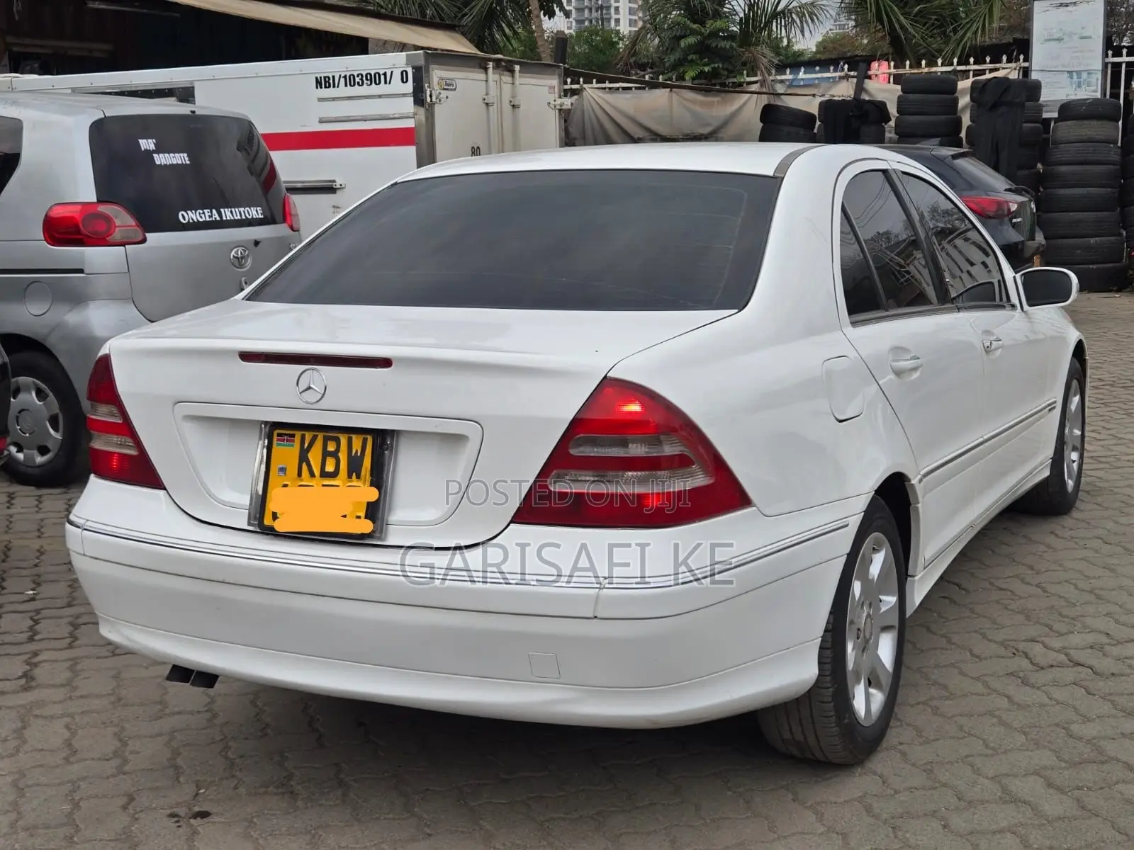 Mercedes-Benz C200 2006 White