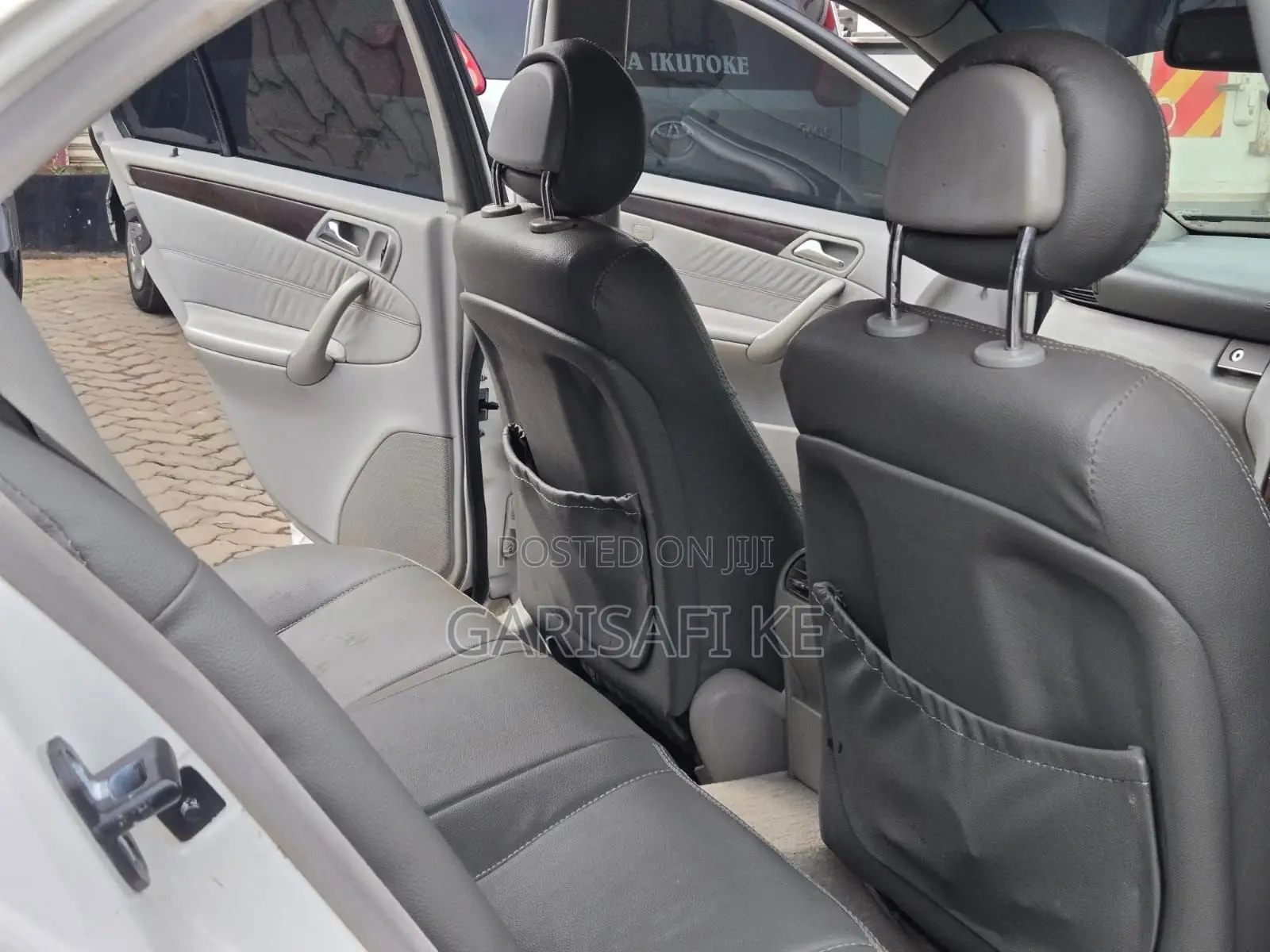 Mercedes-Benz C200 2006 White