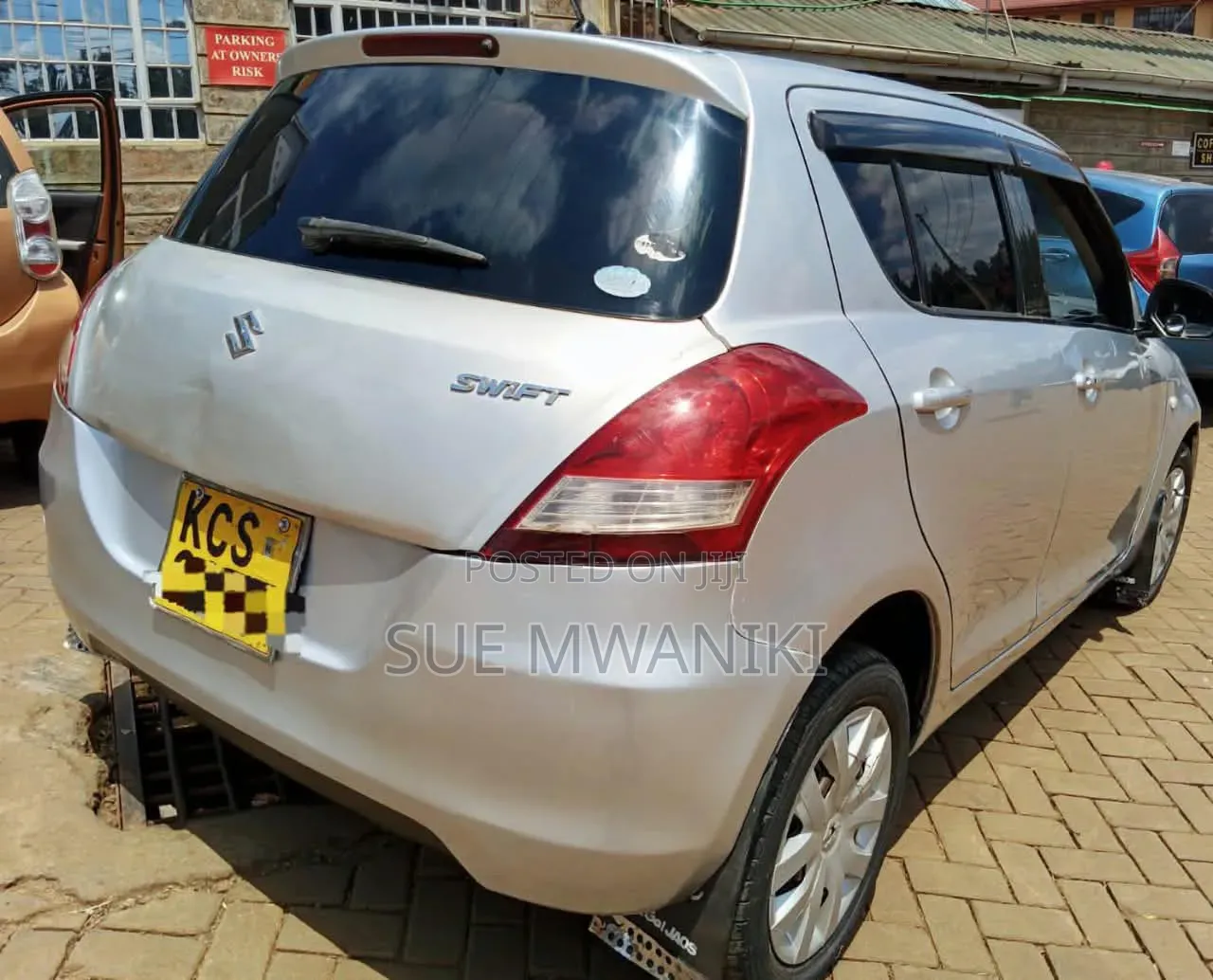 Suzuki Swift 2011 Silver